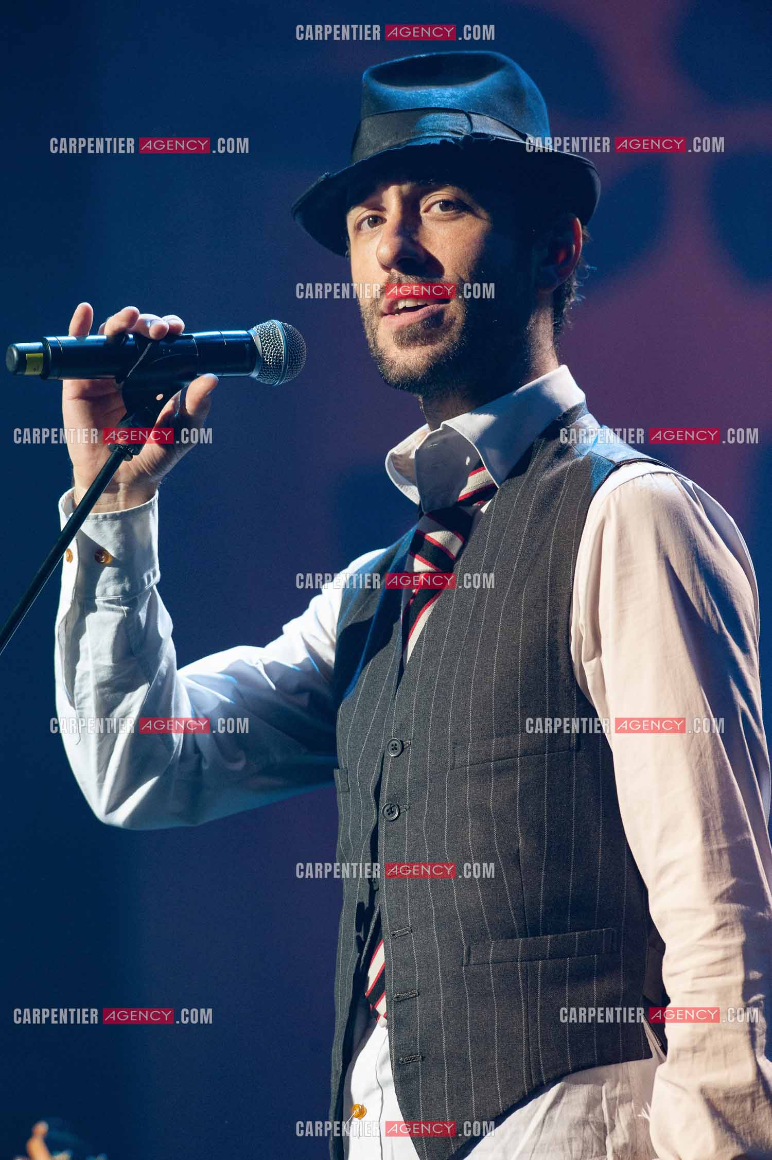 Concert au Zénith de Paris donné pour la journée internationale de la paix. Le chanteur Anglais Charlie Winston.                                           ( Exclusif )