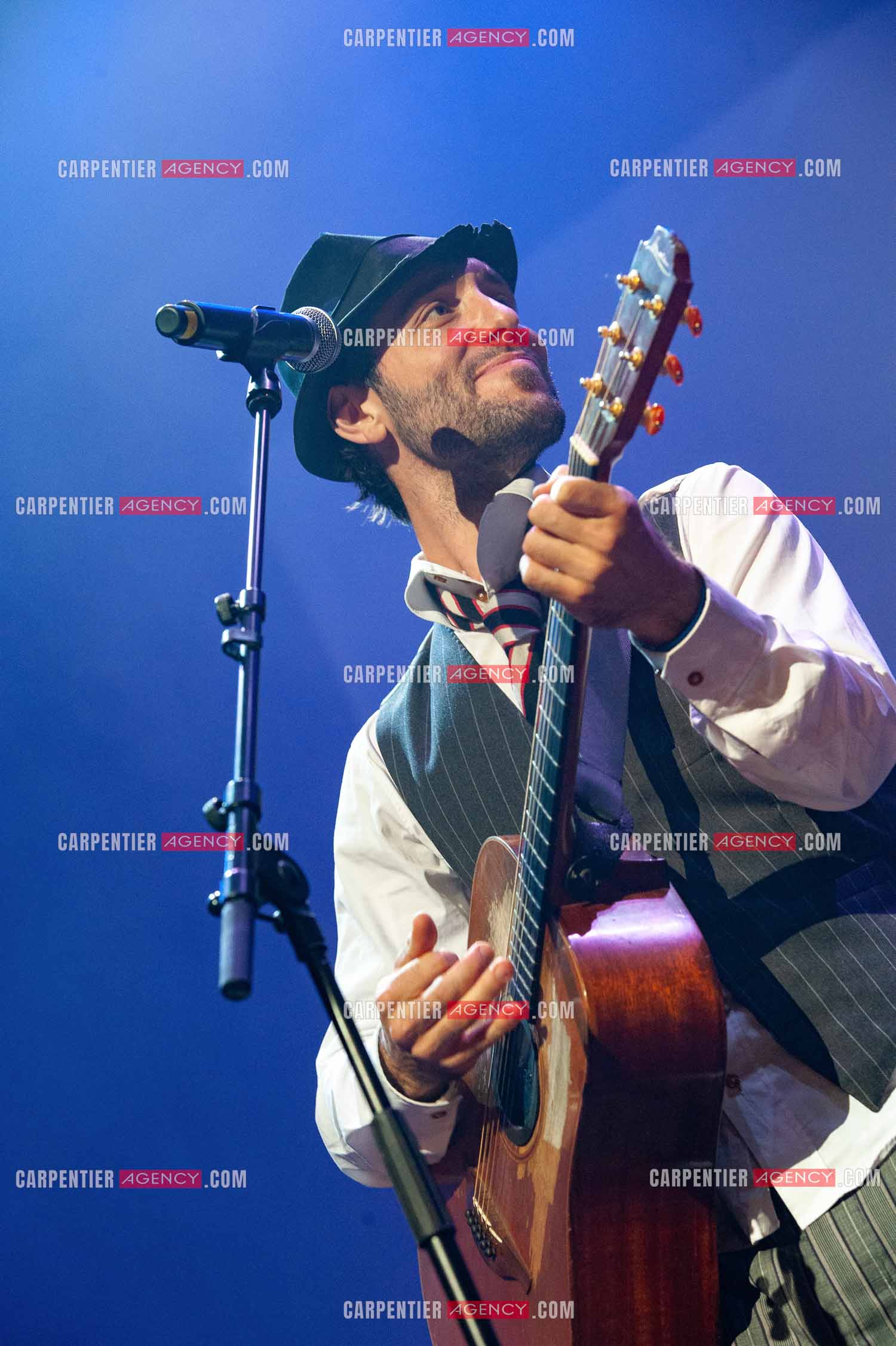 Concert au Zénith de Paris donné pour la journée internationale de la paix. Le chanteur Anglais Charlie Winston.                                           ( Exclusif )