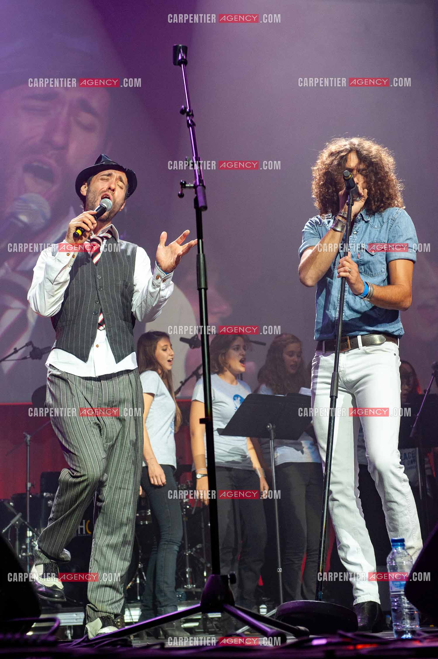 Concert au Zénith de Paris donné pour la journée internationale de la paix. Le chanteur Anglais Charlie Winston.                                           ( Exclusif )