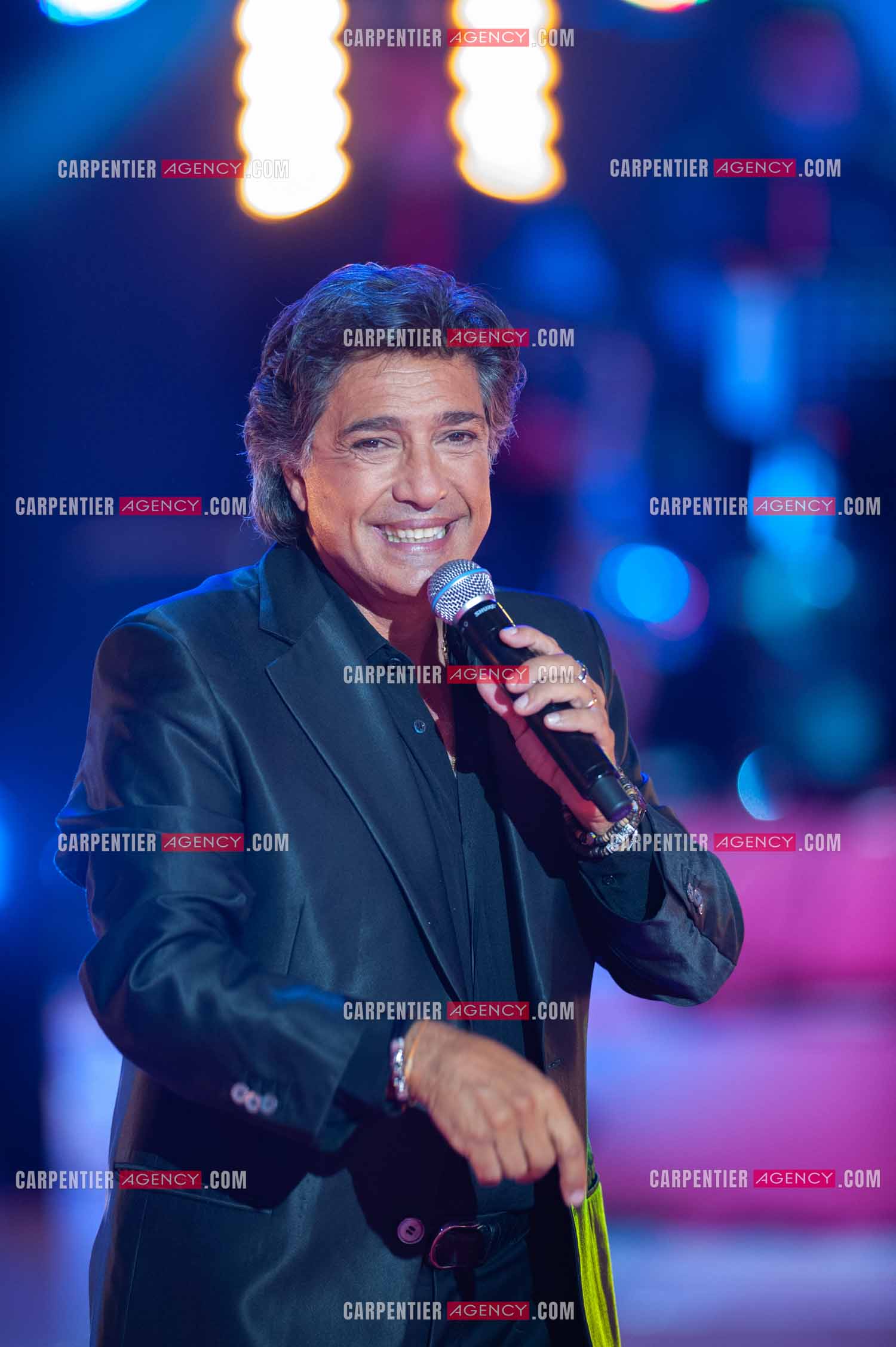 Le chanteur Frédéric François lors du Télé Vie à Bruxelles en Belgique le 07 mai 2011.