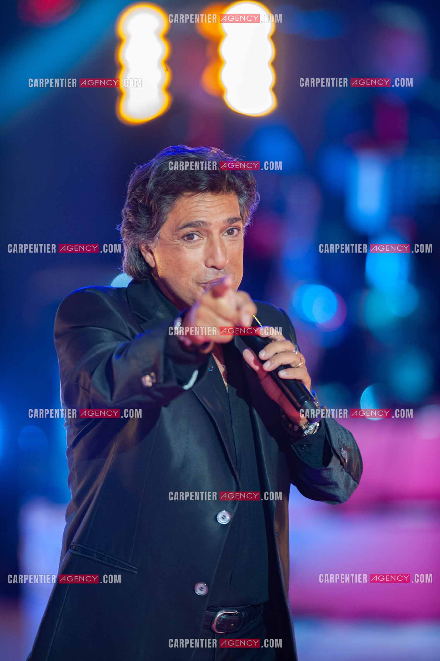 Le chanteur Frédéric François lors du Télé Vie à Bruxelles en Belgique le 07 mai 2011.