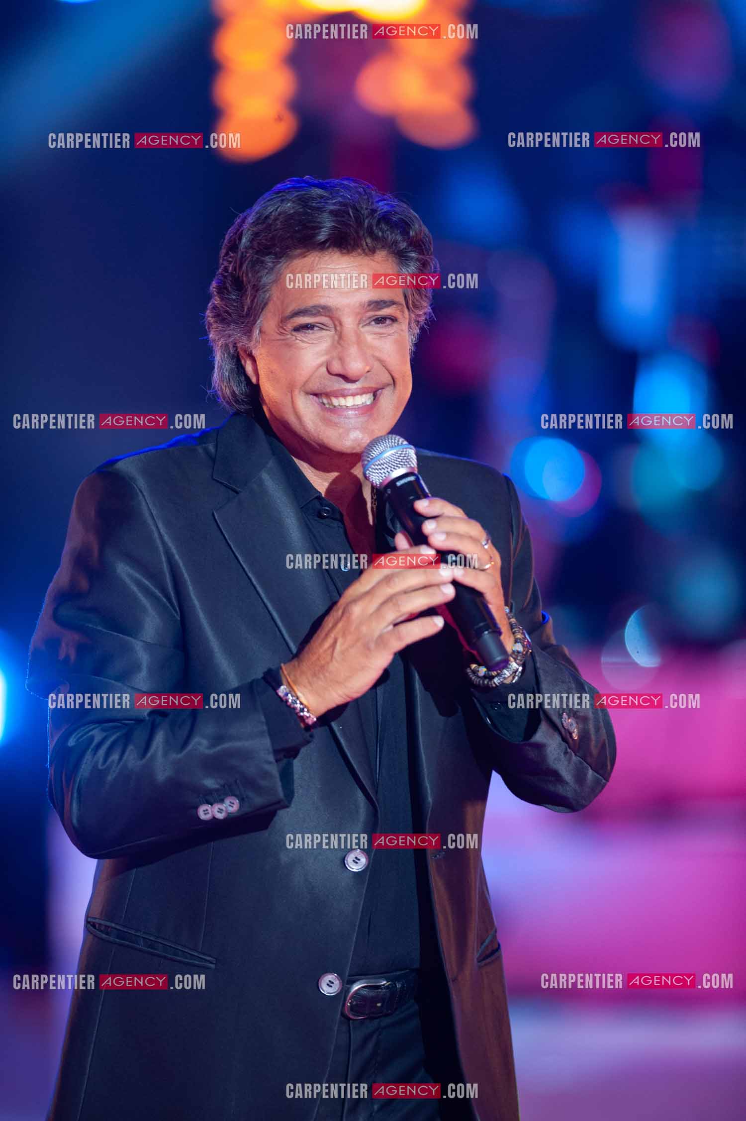 Le chanteur Frédéric François lors du Télé Vie à Bruxelles en Belgique le 07 mai 2011.