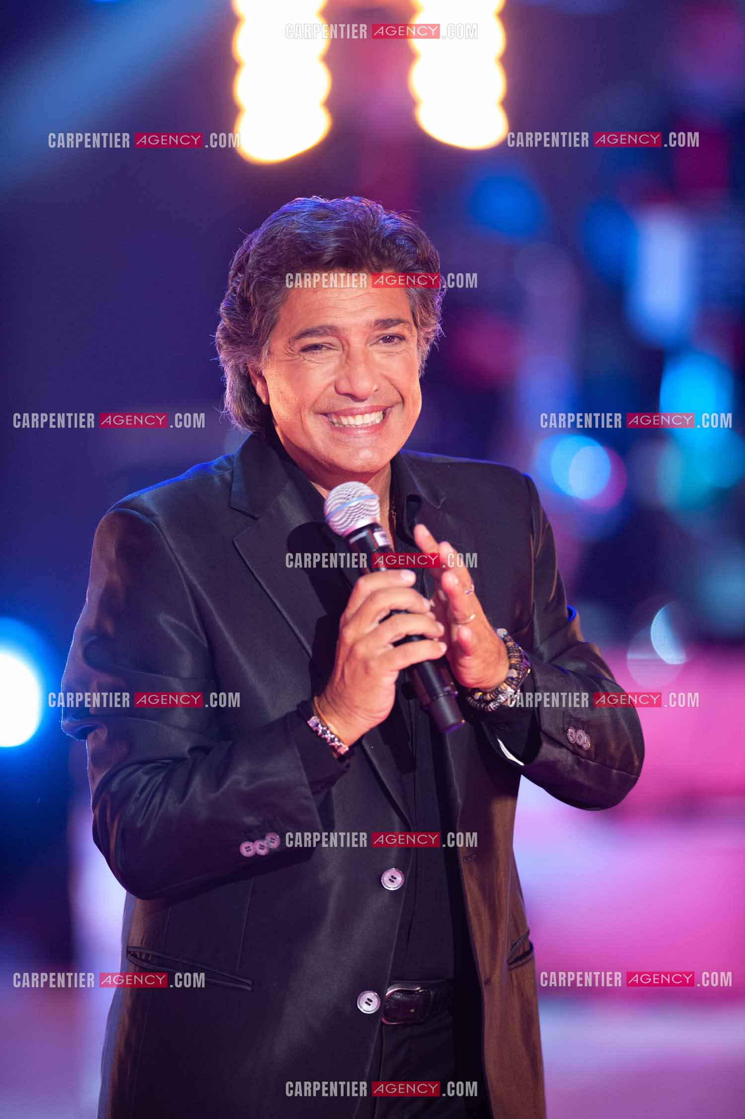 Le chanteur Frédéric François lors du Télé Vie à Bruxelles en Belgique le 07 mai 2011.