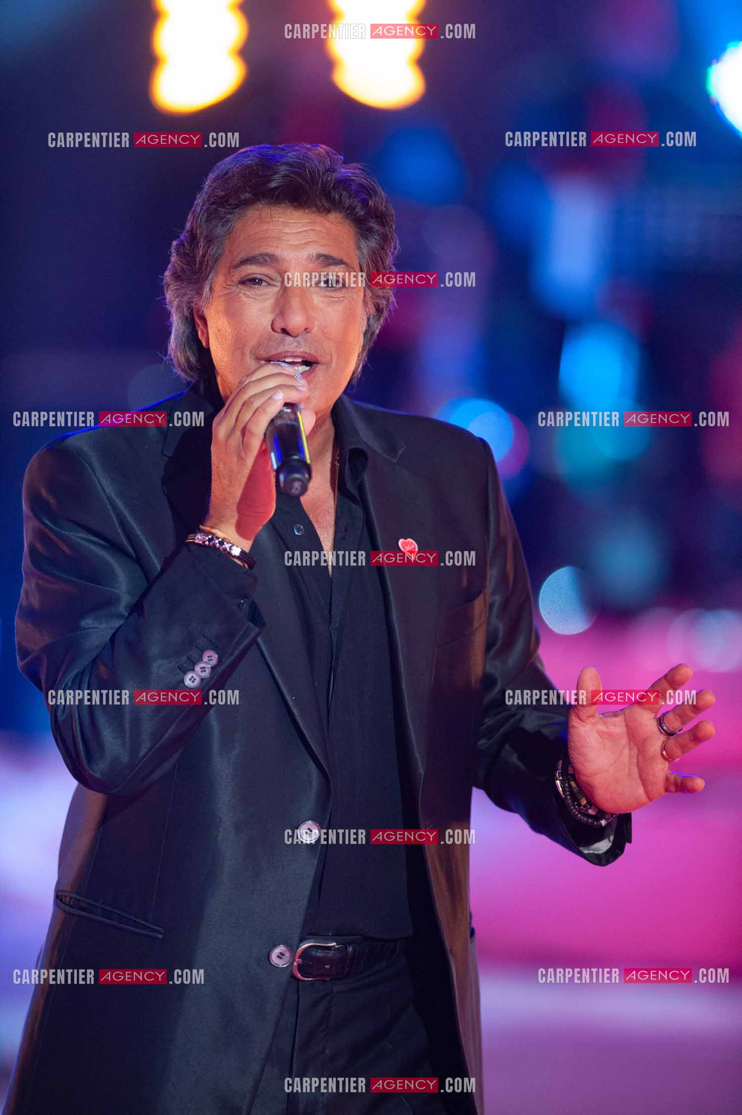 Le chanteur Frédéric François lors du Télé Vie à Bruxelles en Belgique le 07 mai 2011.