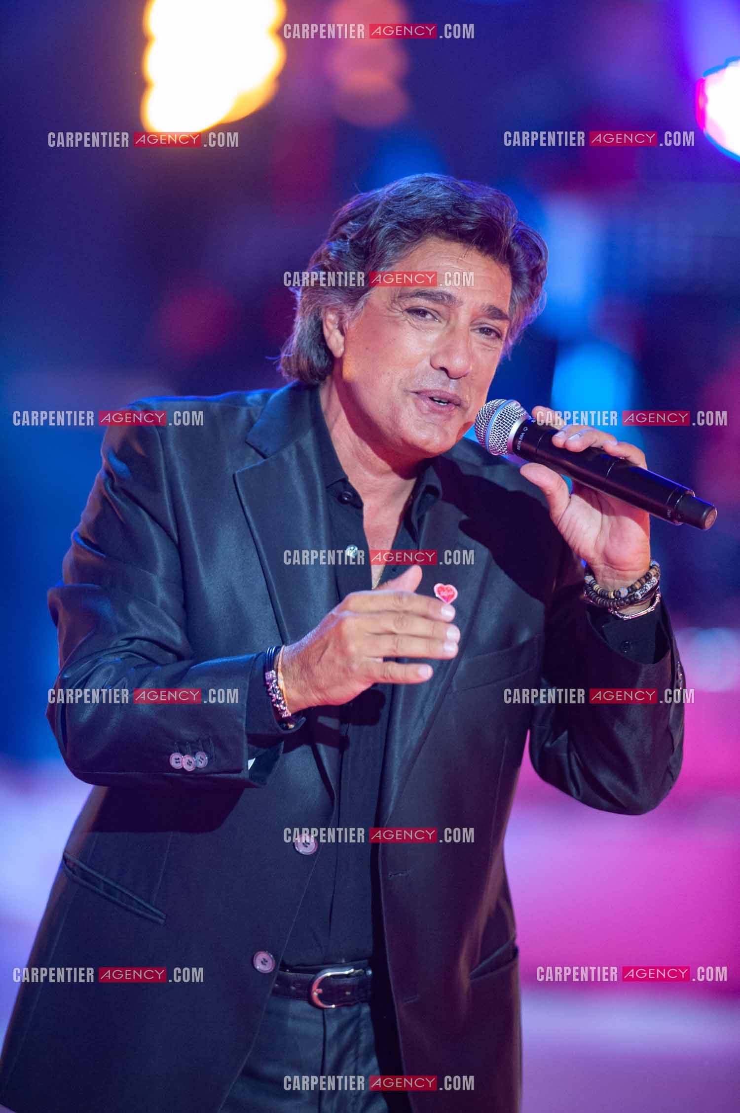 Le chanteur Frédéric François lors du Télé Vie à Bruxelles en Belgique le 07 mai 2011.