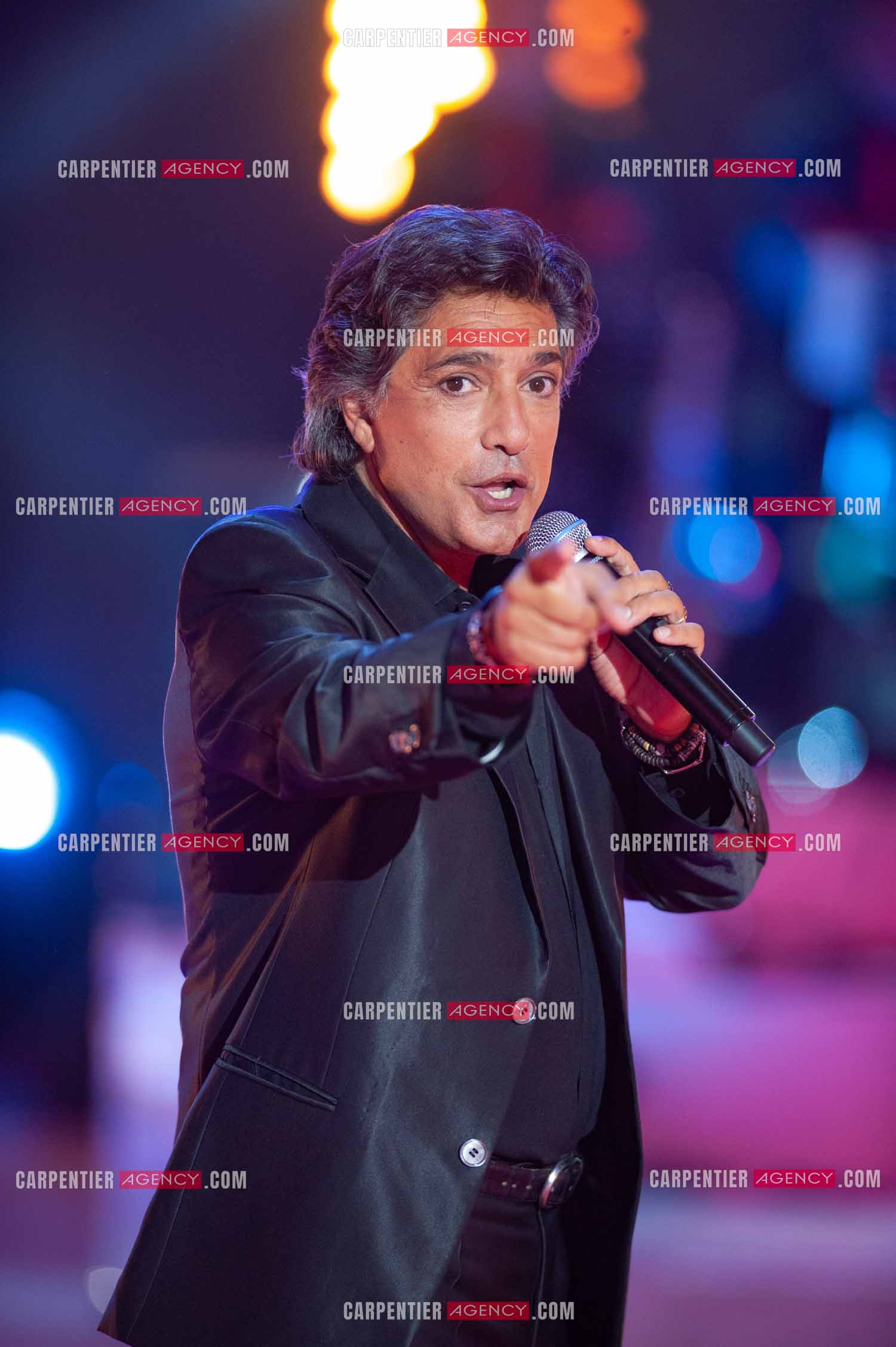 Le chanteur Frédéric François lors du Télé Vie à Bruxelles en Belgique le 07 mai 2011.