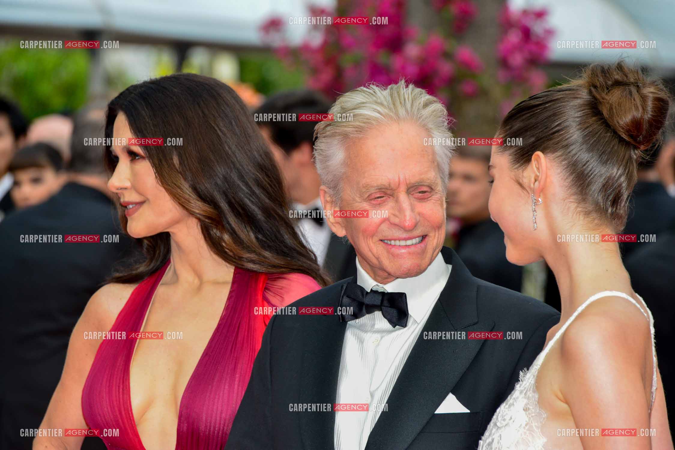 Festival de Cannes 2023. 76e édition, du 16 au 27 mai 2023 au Palais des festivals, à Cannes.Michael Douglas reçoit la Palme d'honneur, accompagné de Catherine Zeta-Jones et de leur fille Carys Zeta-Douglas.