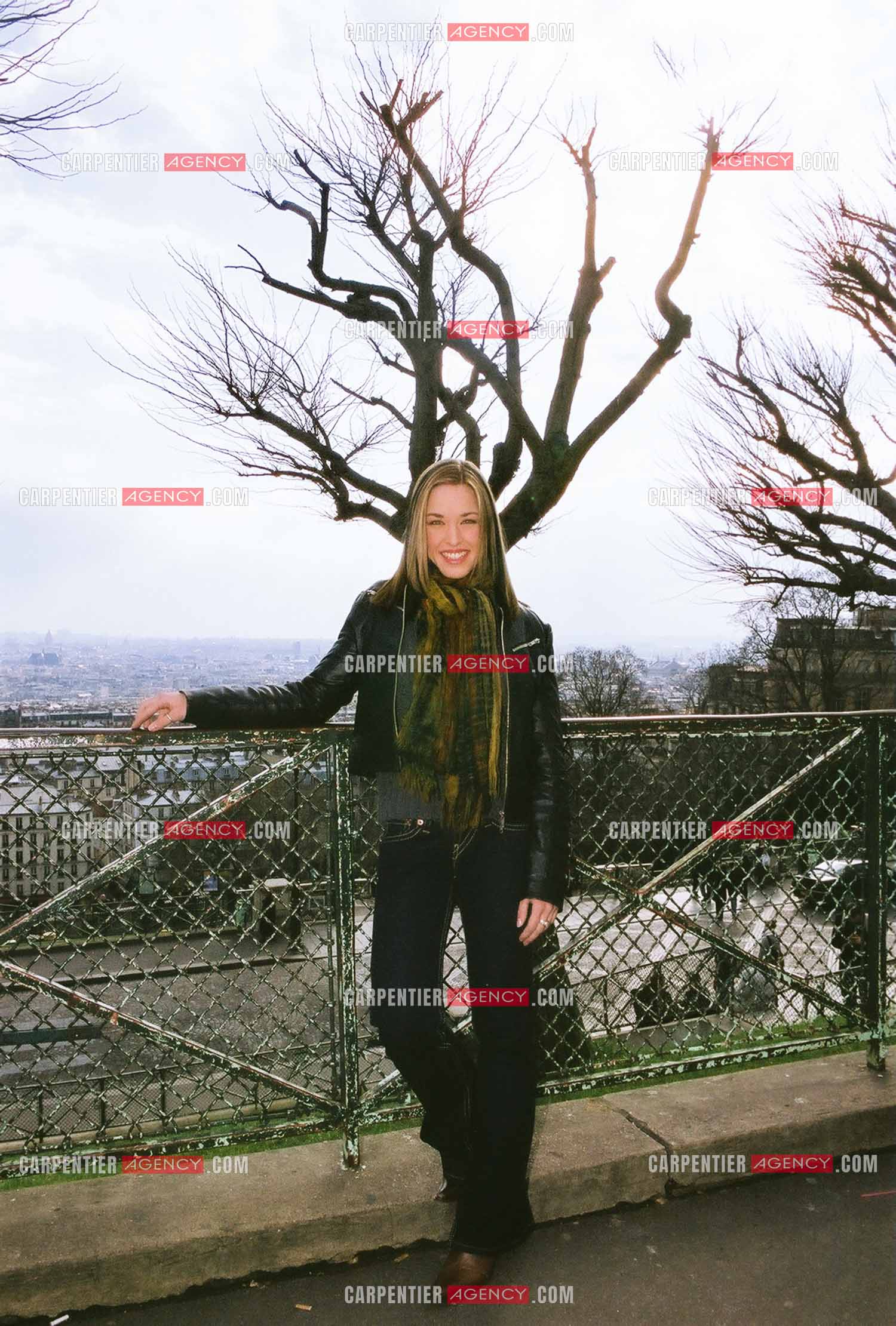 La chanteuse quebequoise Natasha St Pier au Sacré Coeur à Paris.  ( Exclusif )