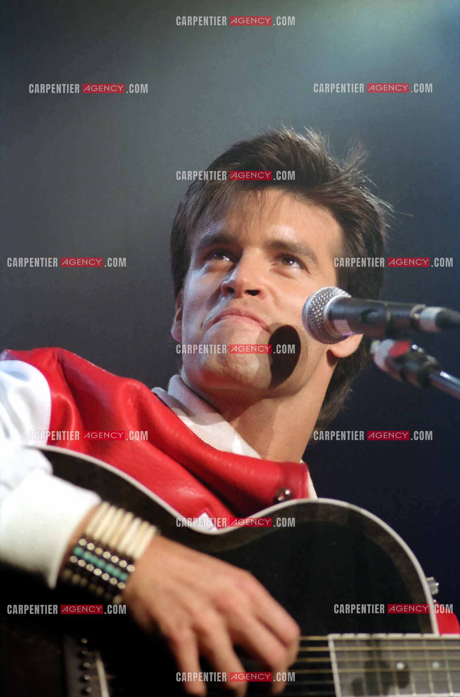 Le chanteur Canadien Roch Voisine en concert au POPB de Paris Bercy le 6 Février 1992.