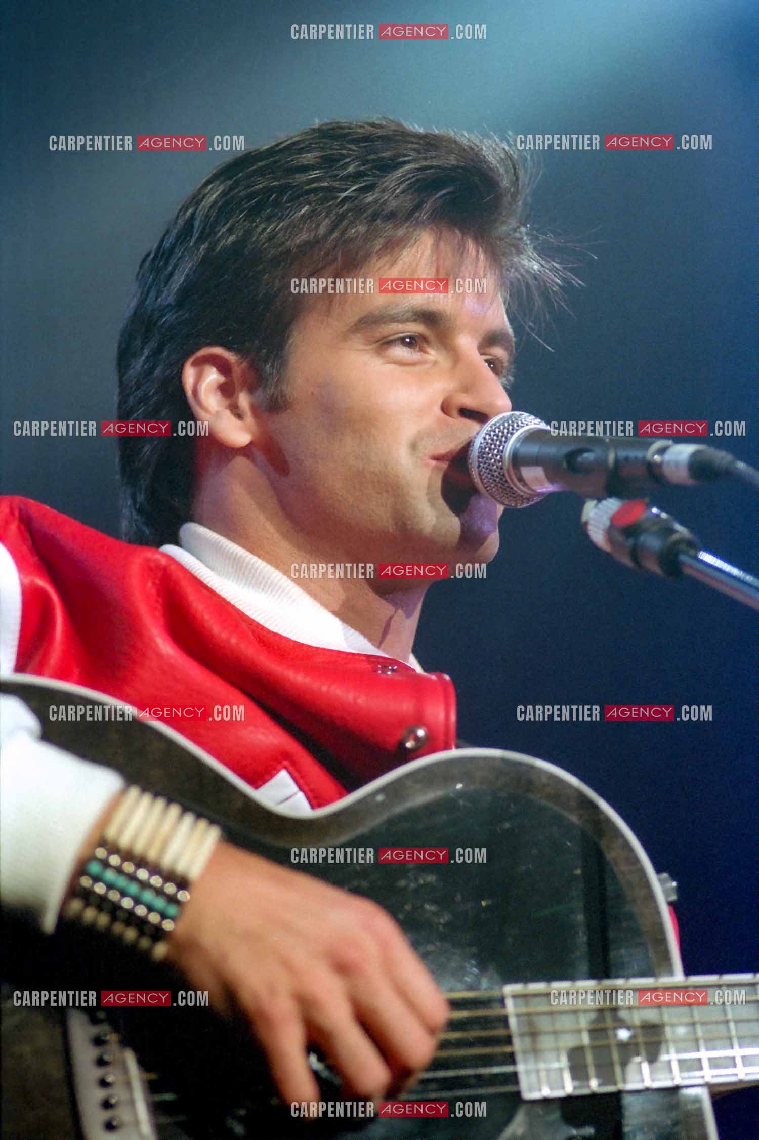 Le chanteur Canadien Roch Voisine en concert au POPB de Paris Bercy le 6 Février 1992.