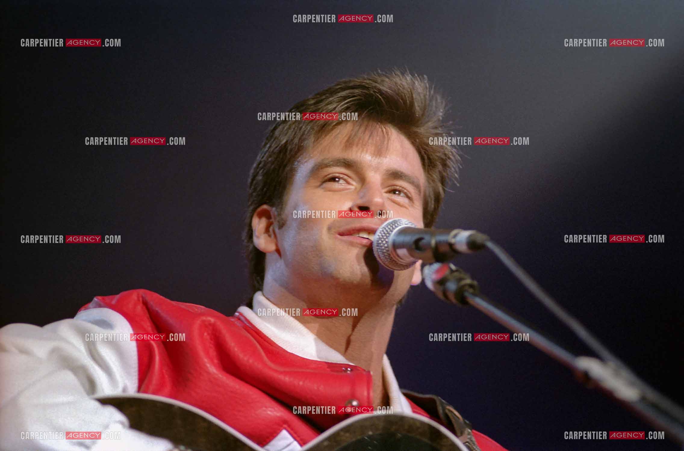 Le chanteur Canadien Roch Voisine en concert au POPB de Paris Bercy le 6 Février 1992.