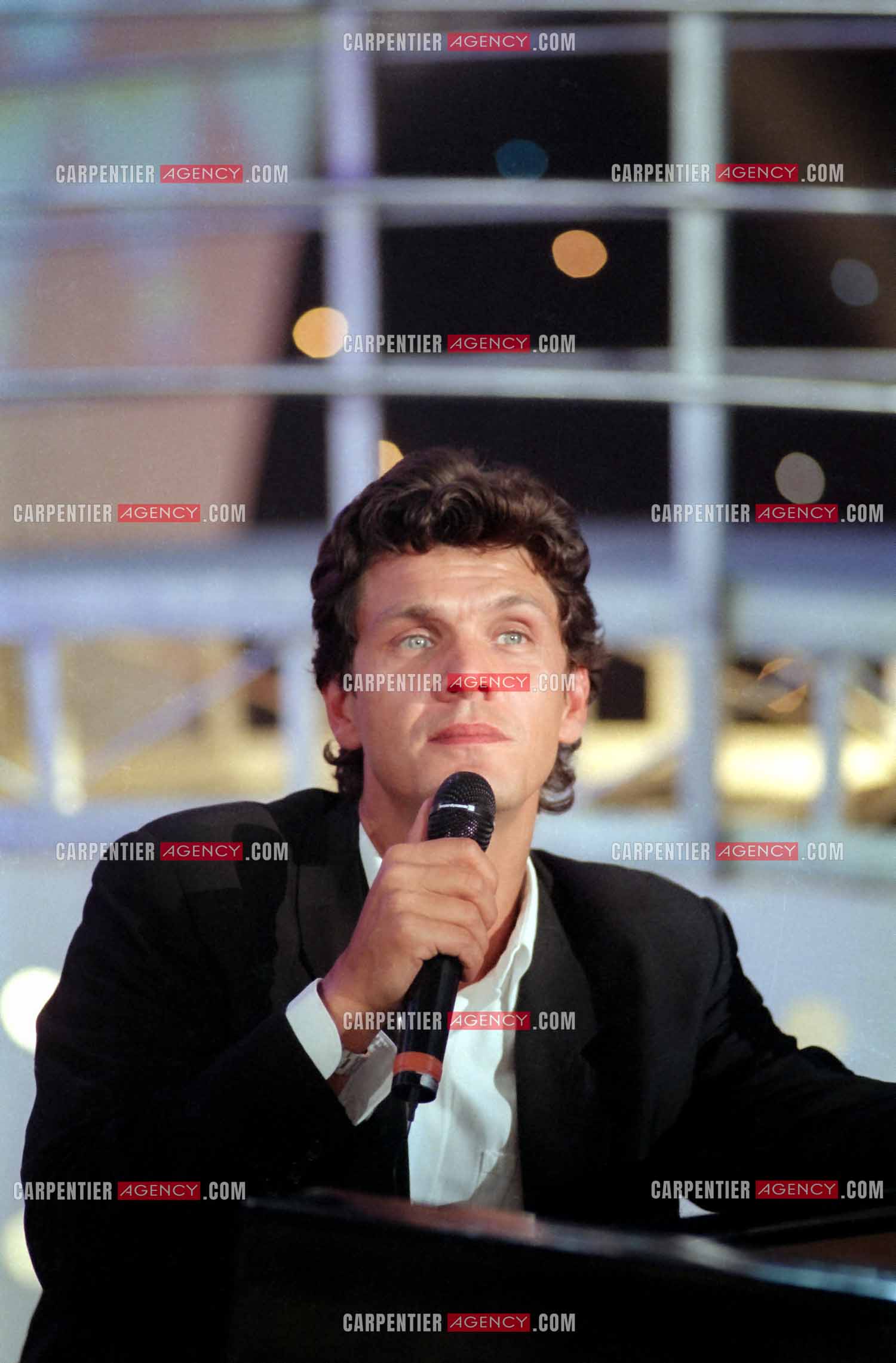 Enregistrement de l'émission “ Si on chantait “ et diffusée  sur TF1. Invité de l'émission, le chanteur Marc Lavoine.( Exclusif )