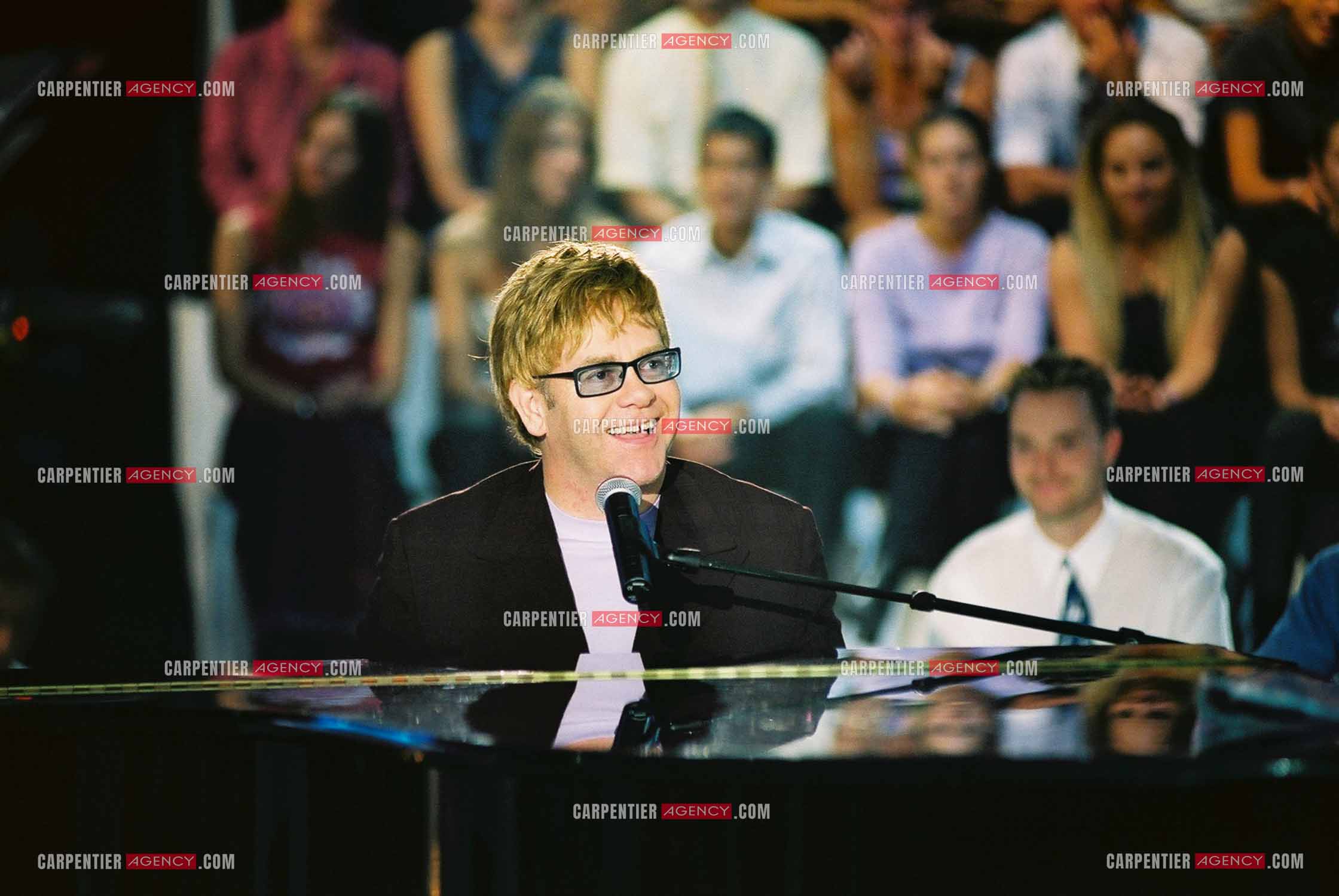 Le chanteur Elton John lors de l'enregistrement de l'émission spécial Garou pour TF1.  ( Exclusif )