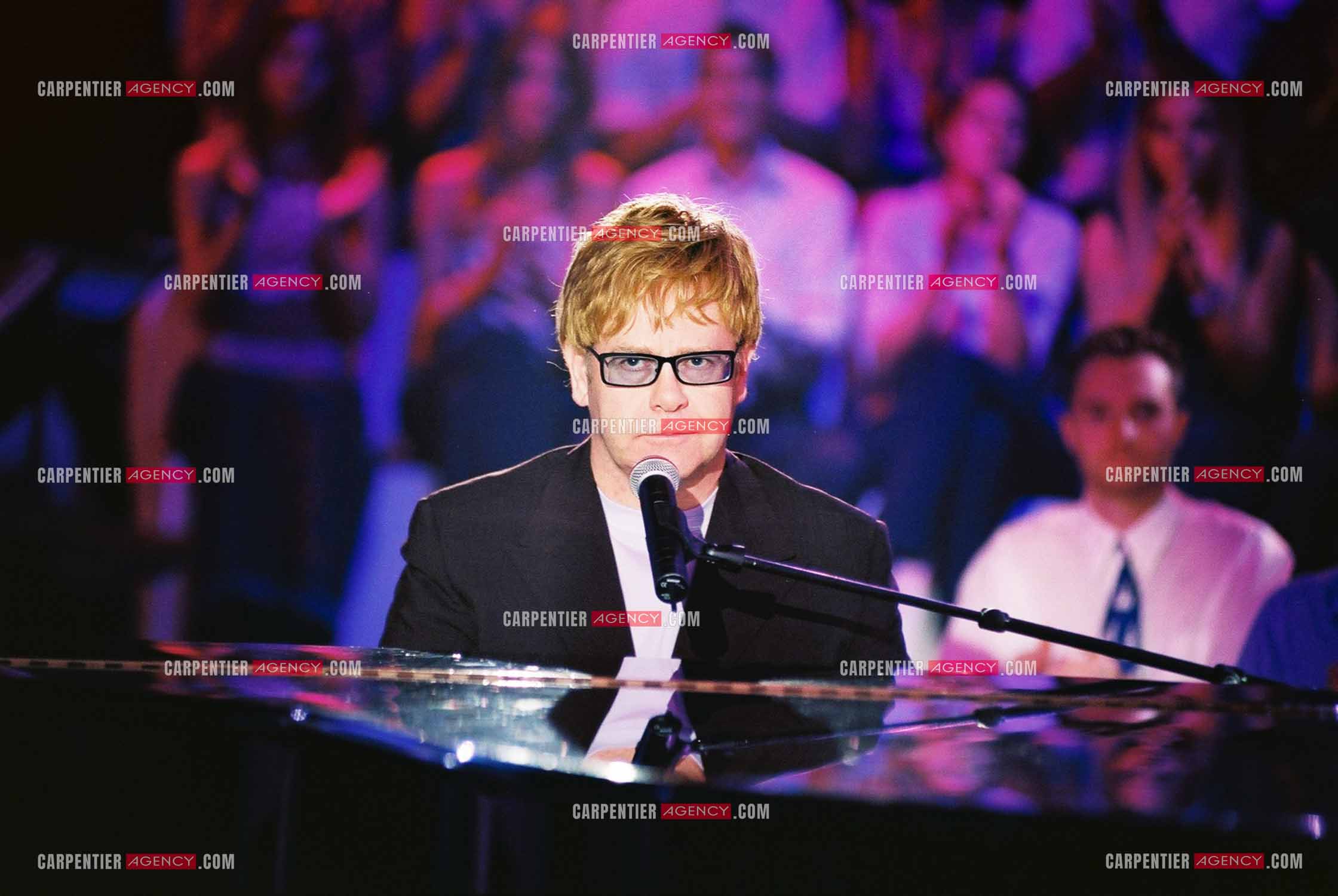 Le chanteur Elton John lors de l'enregistrement de l'émission spécial Garou pour TF1.  ( Exclusif )