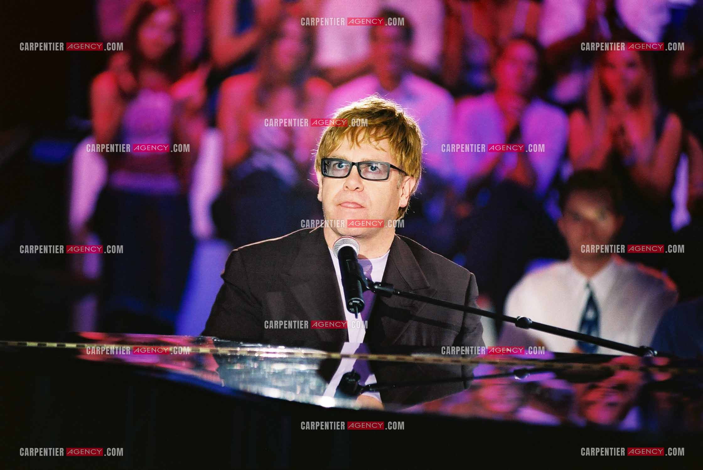 Le chanteur Elton John lors de l'enregistrement de l'émission spécial Garou pour TF1.  ( Exclusif )