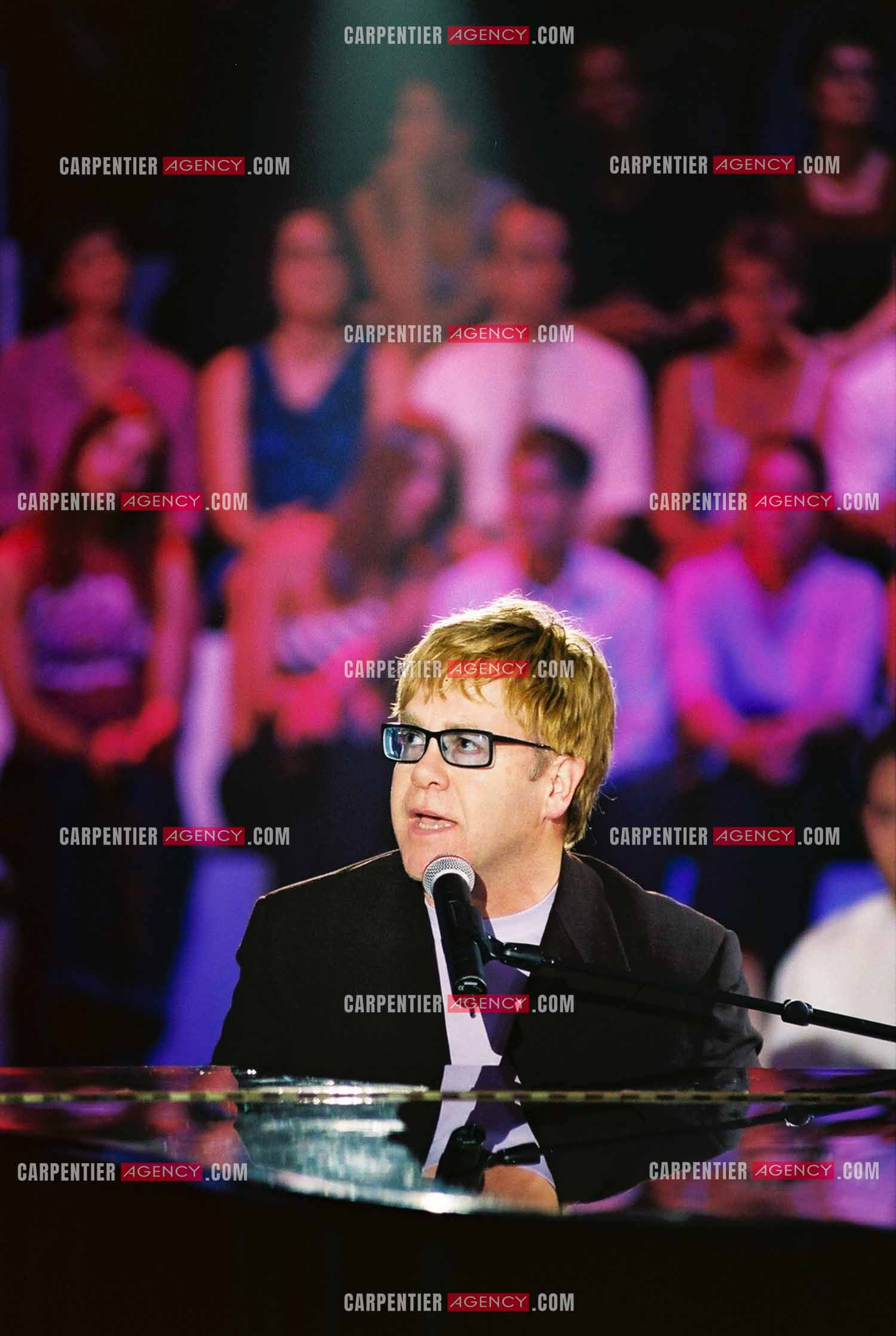 Le chanteur Elton John lors de l'enregistrement de l'émission spécial Garou pour TF1.  ( Exclusif )