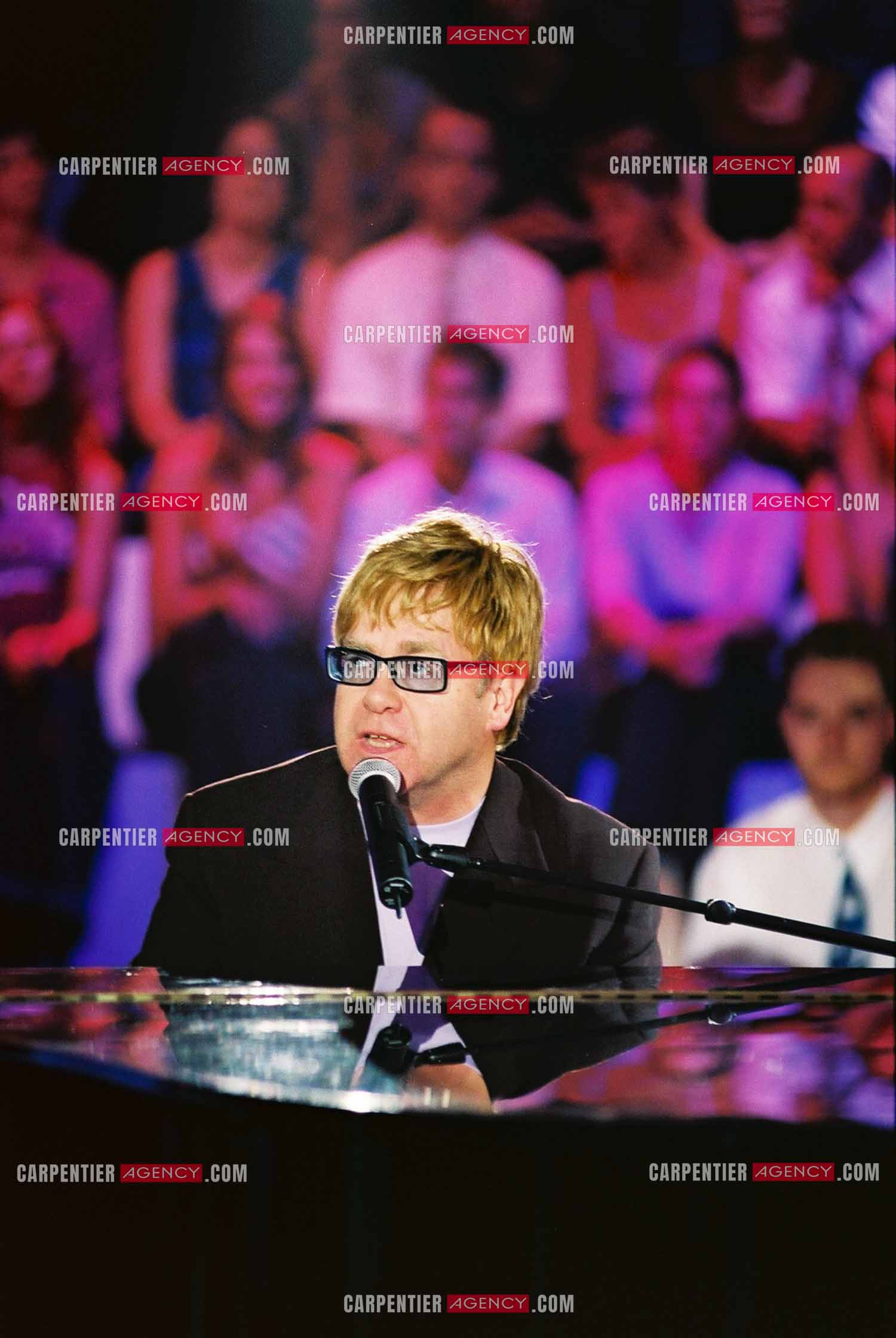 Le chanteur Elton John lors de l'enregistrement de l'émission spécial Garou pour TF1.  ( Exclusif )