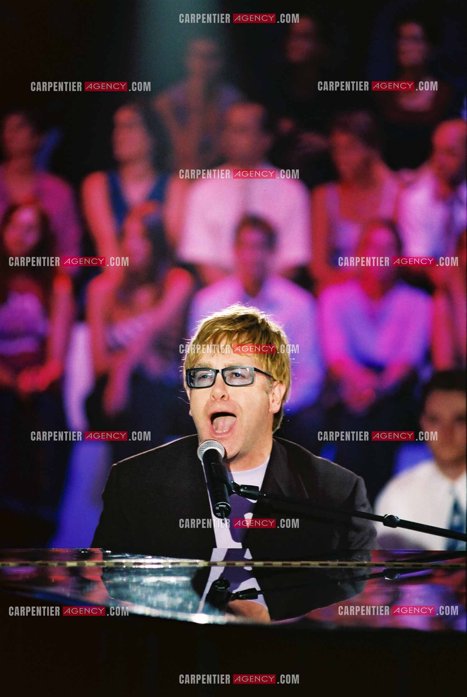 Le chanteur Elton John lors de l'enregistrement de l'émission spécial Garou pour TF1.  ( Exclusif )