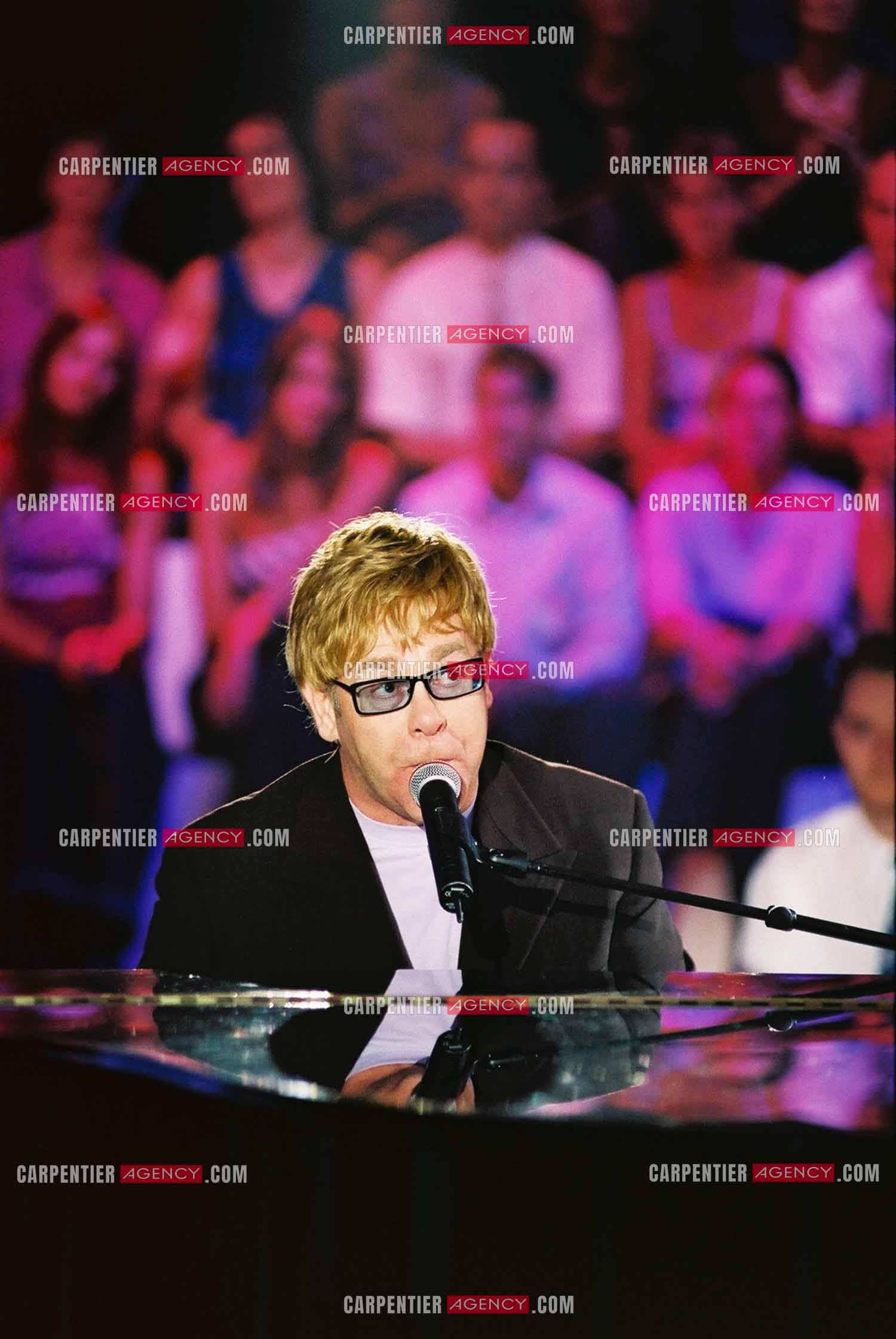 Le chanteur Elton John lors de l'enregistrement de l'émission spécial Garou pour TF1.  ( Exclusif )