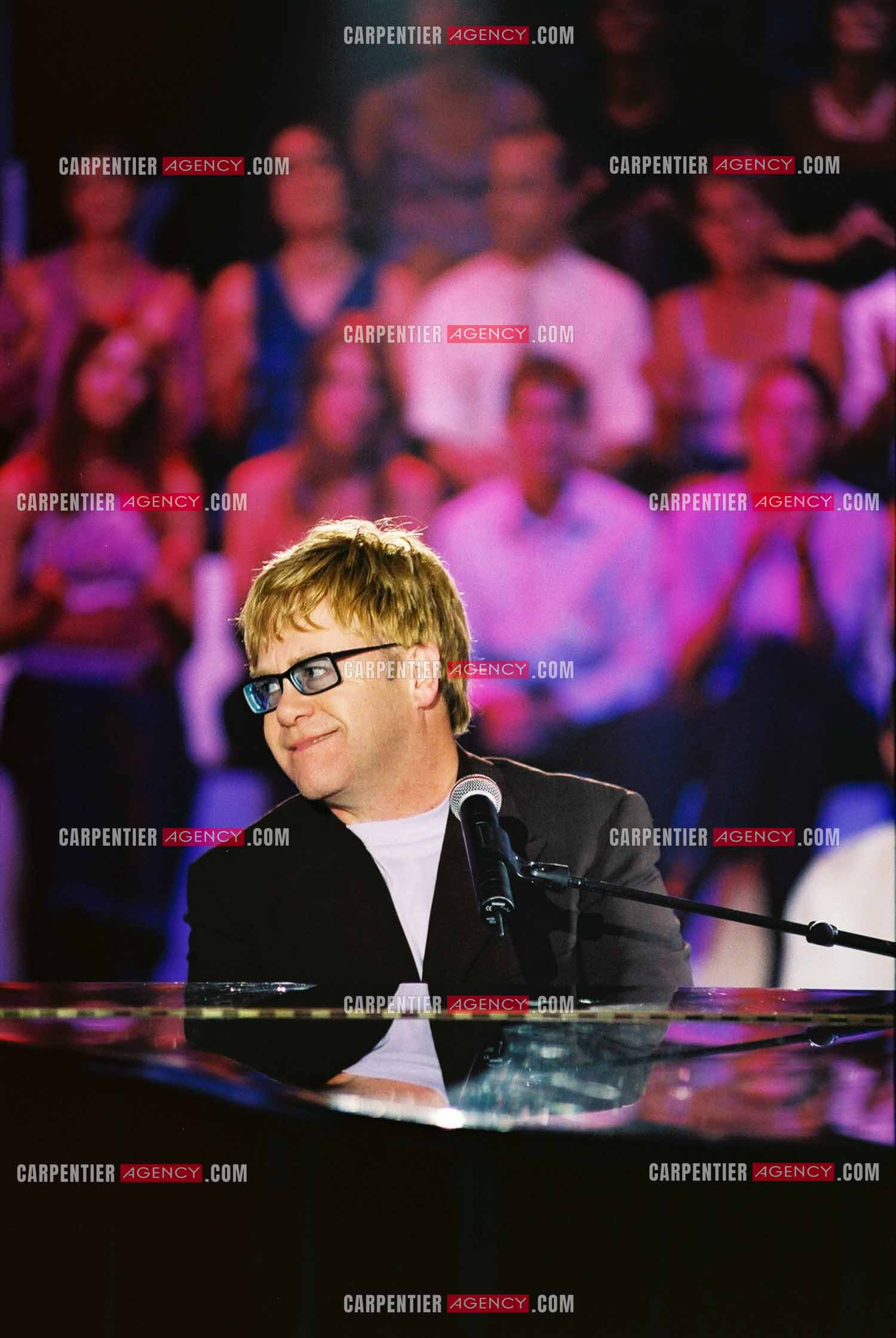 Le chanteur Elton John lors de l'enregistrement de l'émission spécial Garou pour TF1.  ( Exclusif )