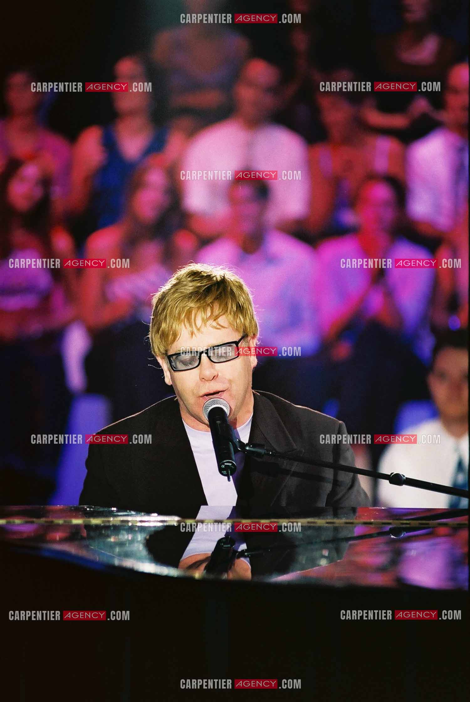 Le chanteur Elton John lors de l'enregistrement de l'émission spécial Garou pour TF1.  ( Exclusif )