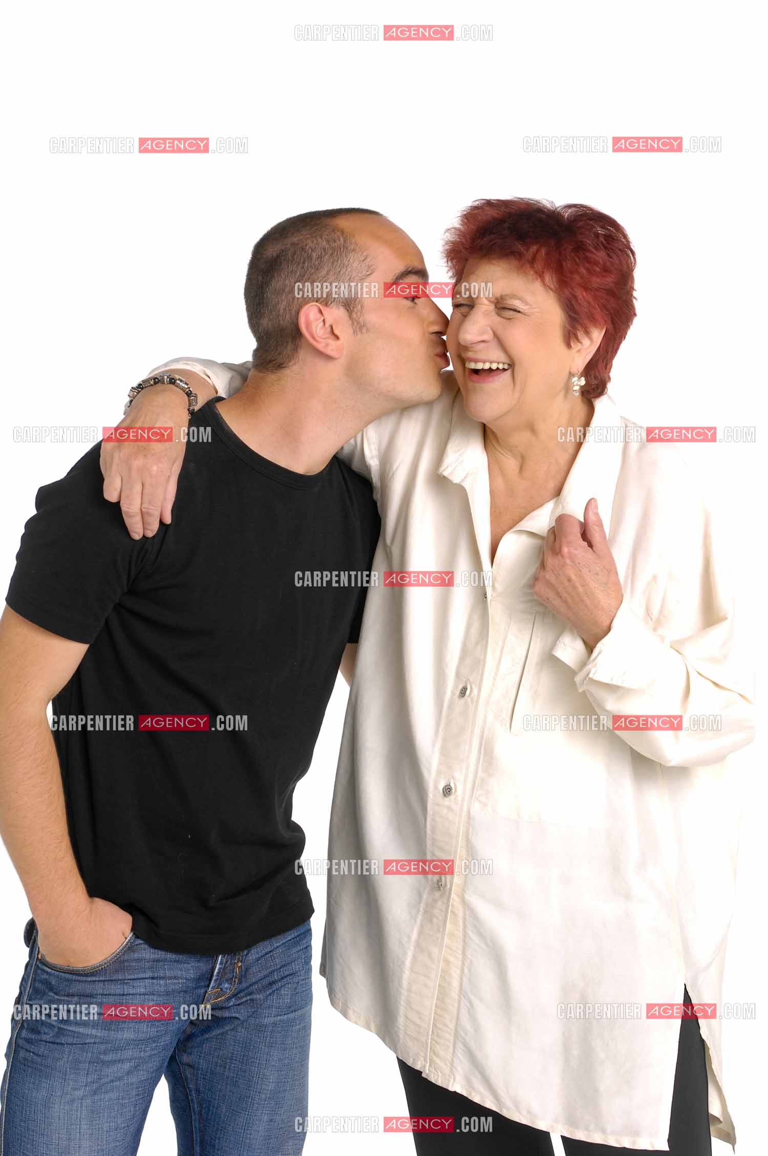 La chanteusenAnne Sylvestre et Adelbert Guillaume. ( Exclusif )