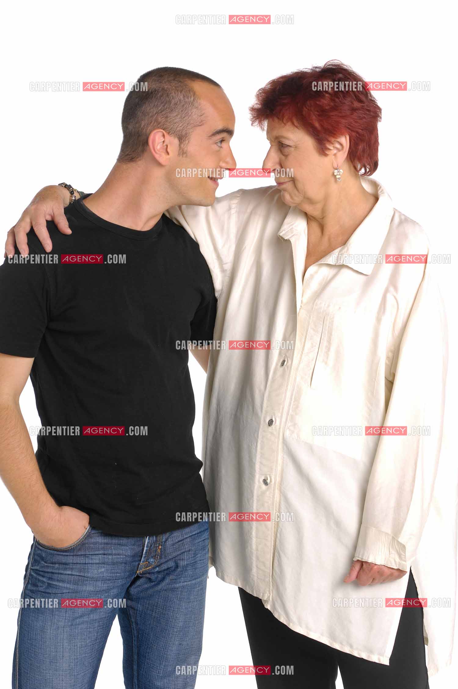 La chanteusenAnne Sylvestre et Adelbert Guillaume. ( Exclusif )