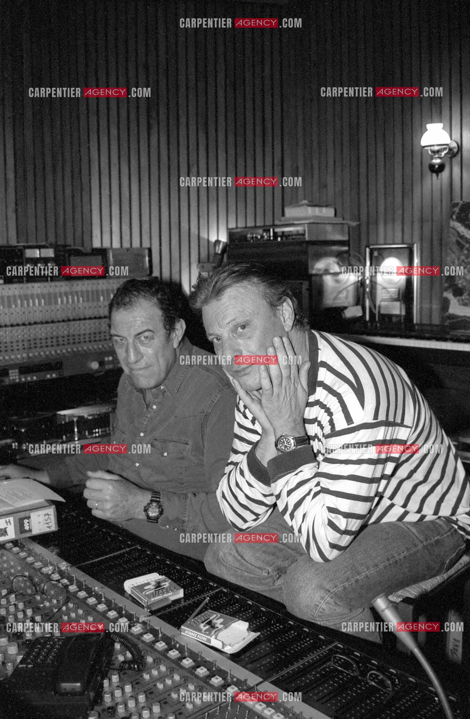 Le chanteur Herbert Léonard en séance d'enregistrement de son prochain album chez son ami Bernard Estardy au studio CBE à Paris.  ( Exclusif )