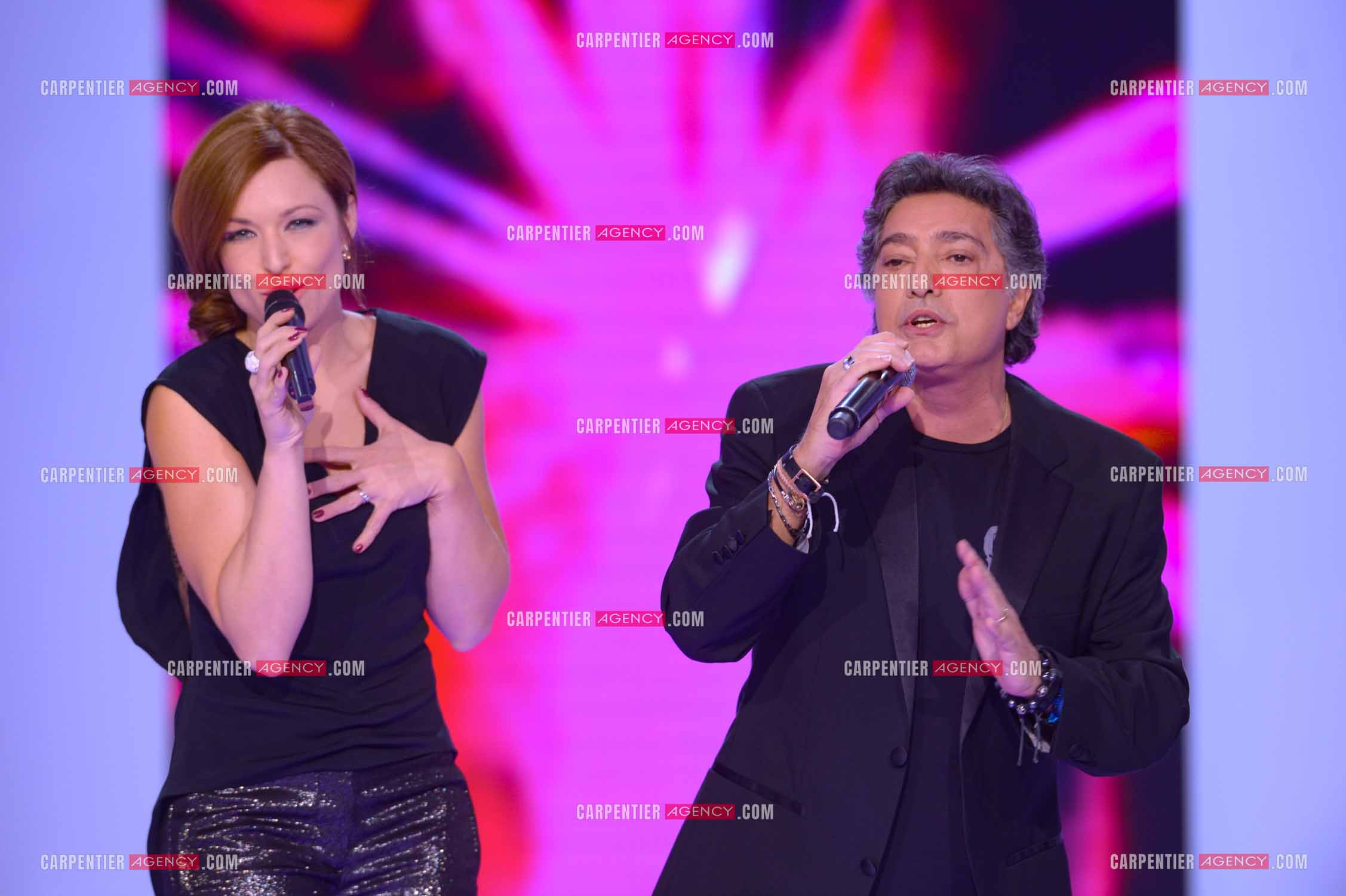 La chanteuse Natasha St Pier reçoit dans son émission “ CHABADA “ le chanteur Frédéric François.  ( Exclusif )