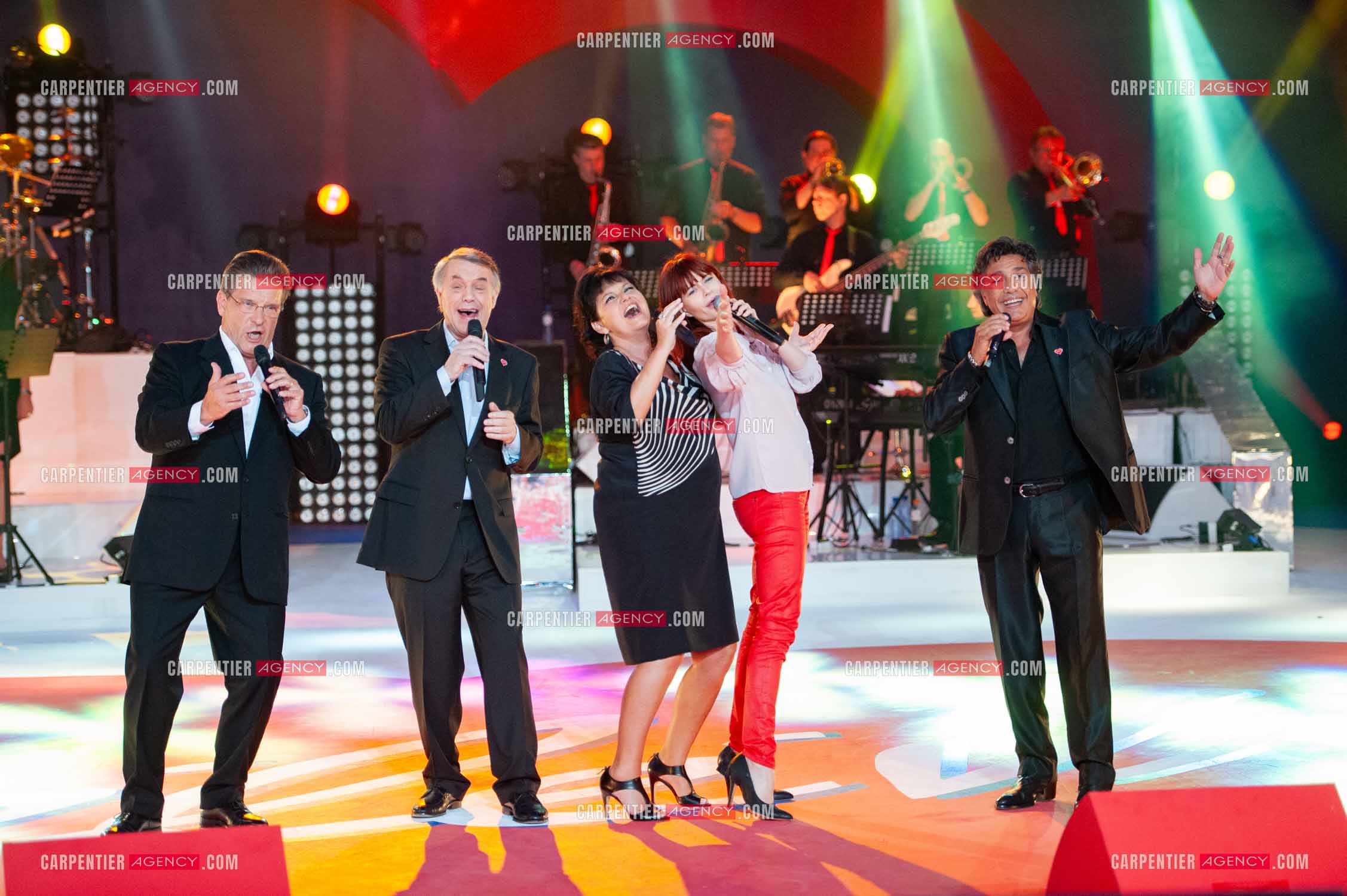 Jean-Charles de Keyser, le chanteur Salvatore Adamo Maurane, Axelle Red et Frédéric François lors du Télé Vie à Bruxelles en Belgique le 07 mai 2011.
