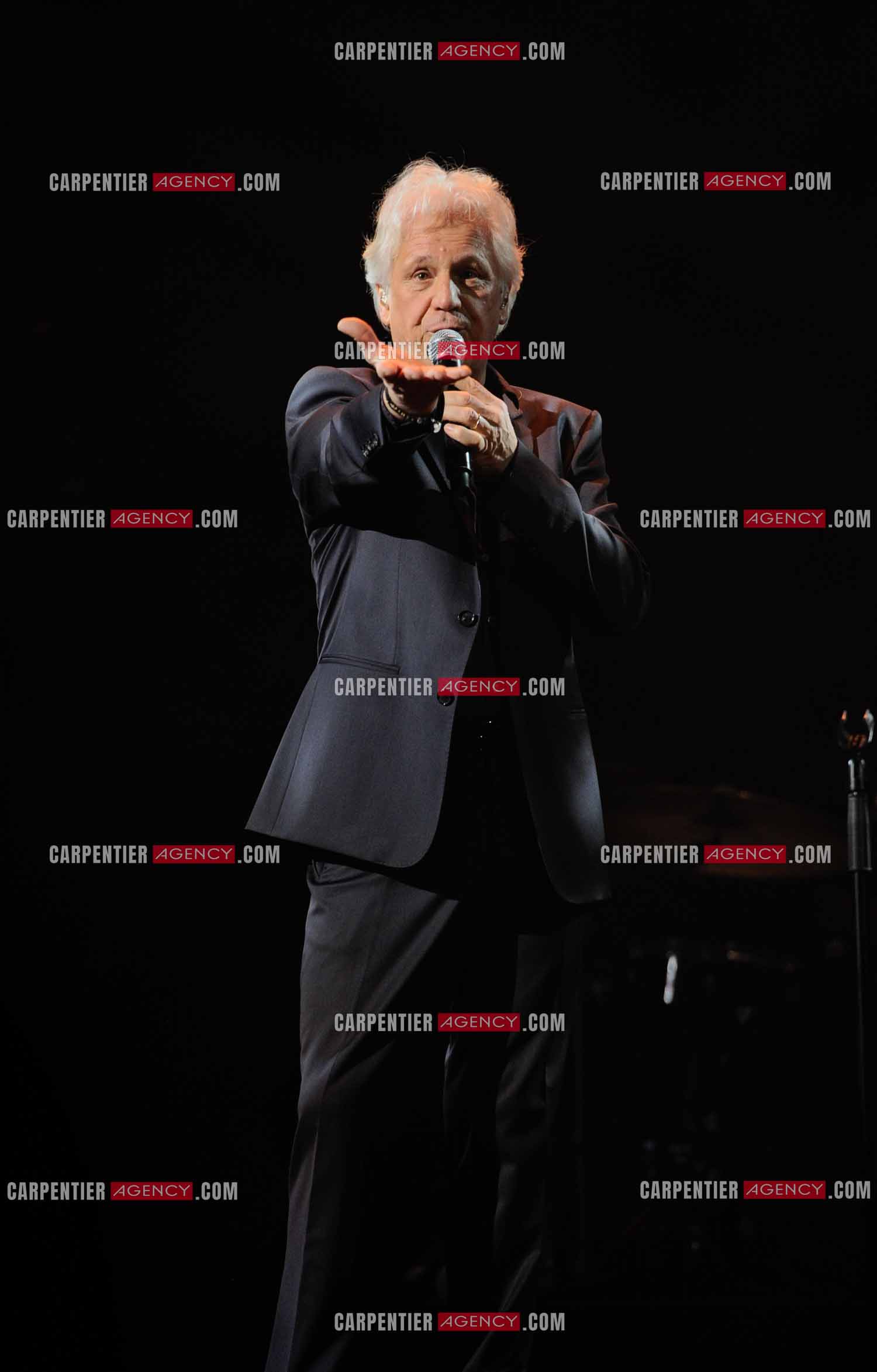 Le chanteur Gérard Lenorman en concert au Grand Rex à Paris.  ( Exclusif )