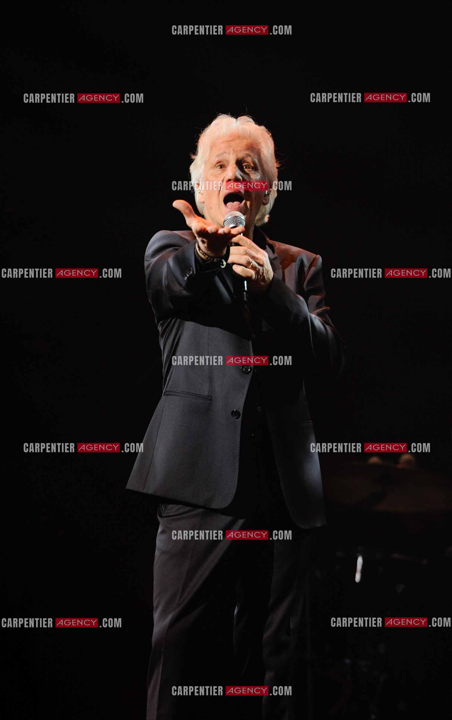 Le chanteur Gérard Lenorman en concert au Grand Rex à Paris.  ( Exclusif )