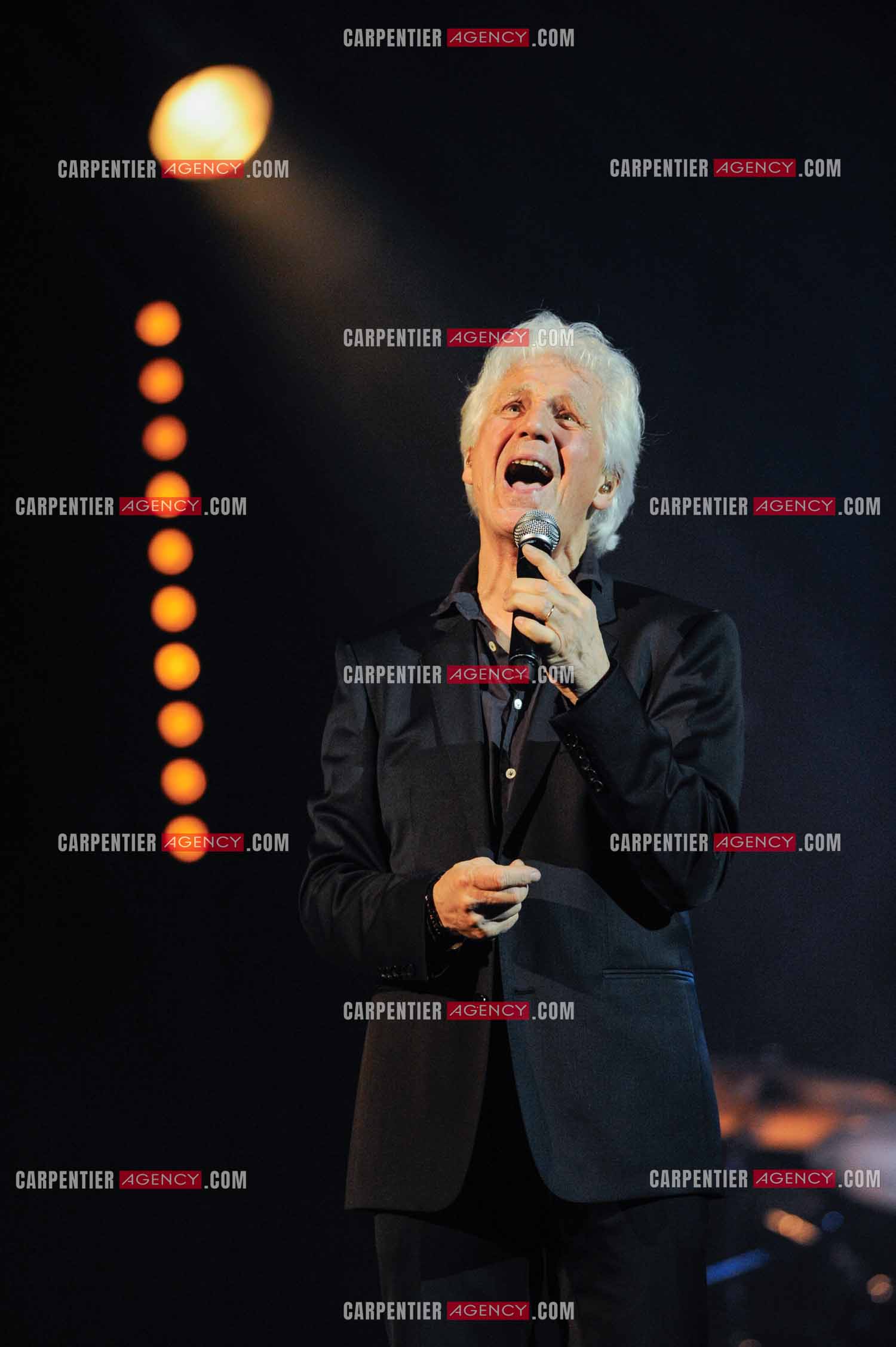 Le chanteur Gérard Lenorman en concert au Grand Rex à Paris.  ( Exclusif )