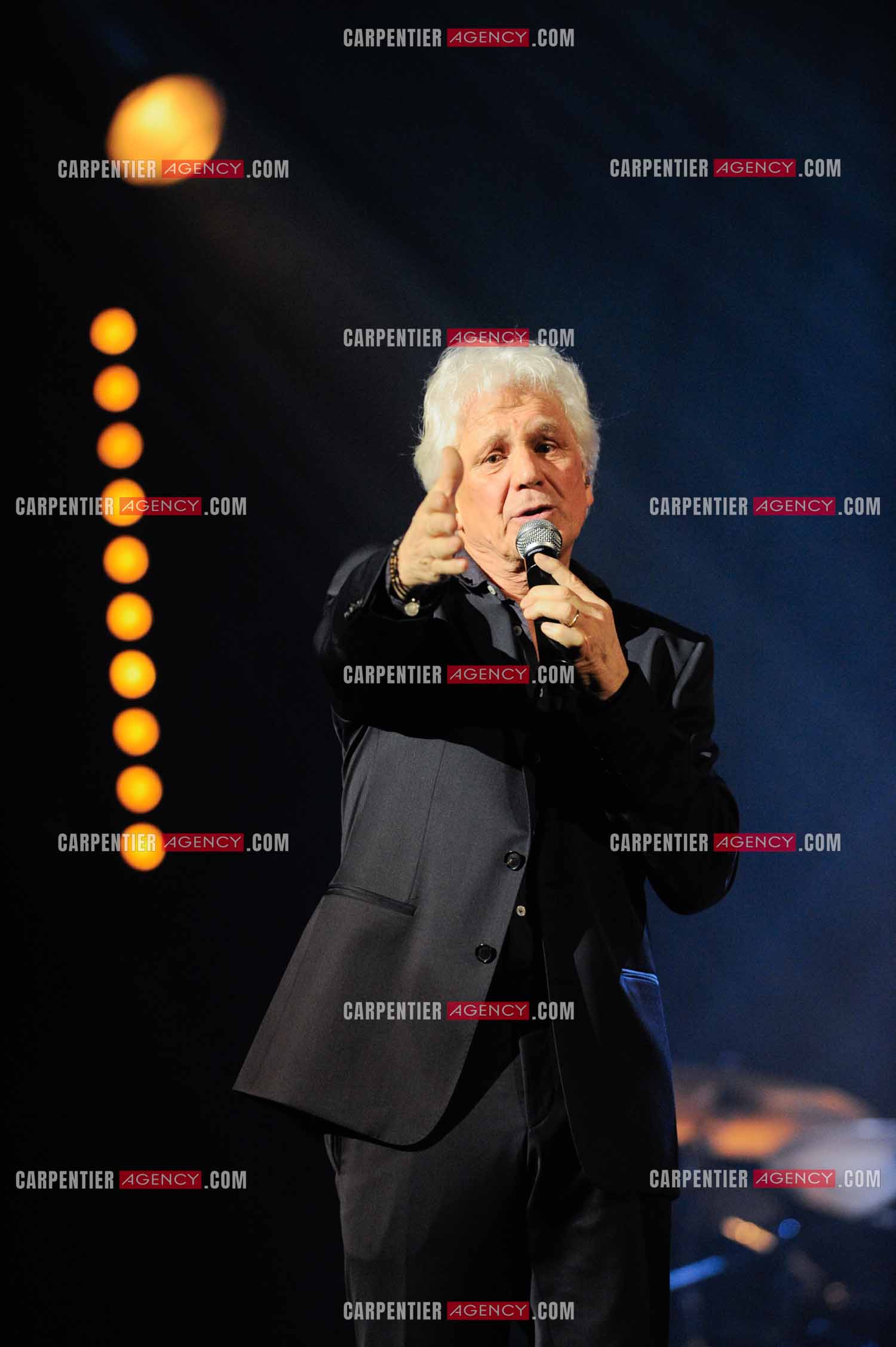 Le chanteur Gérard Lenorman en concert au Grand Rex à Paris.  ( Exclusif )