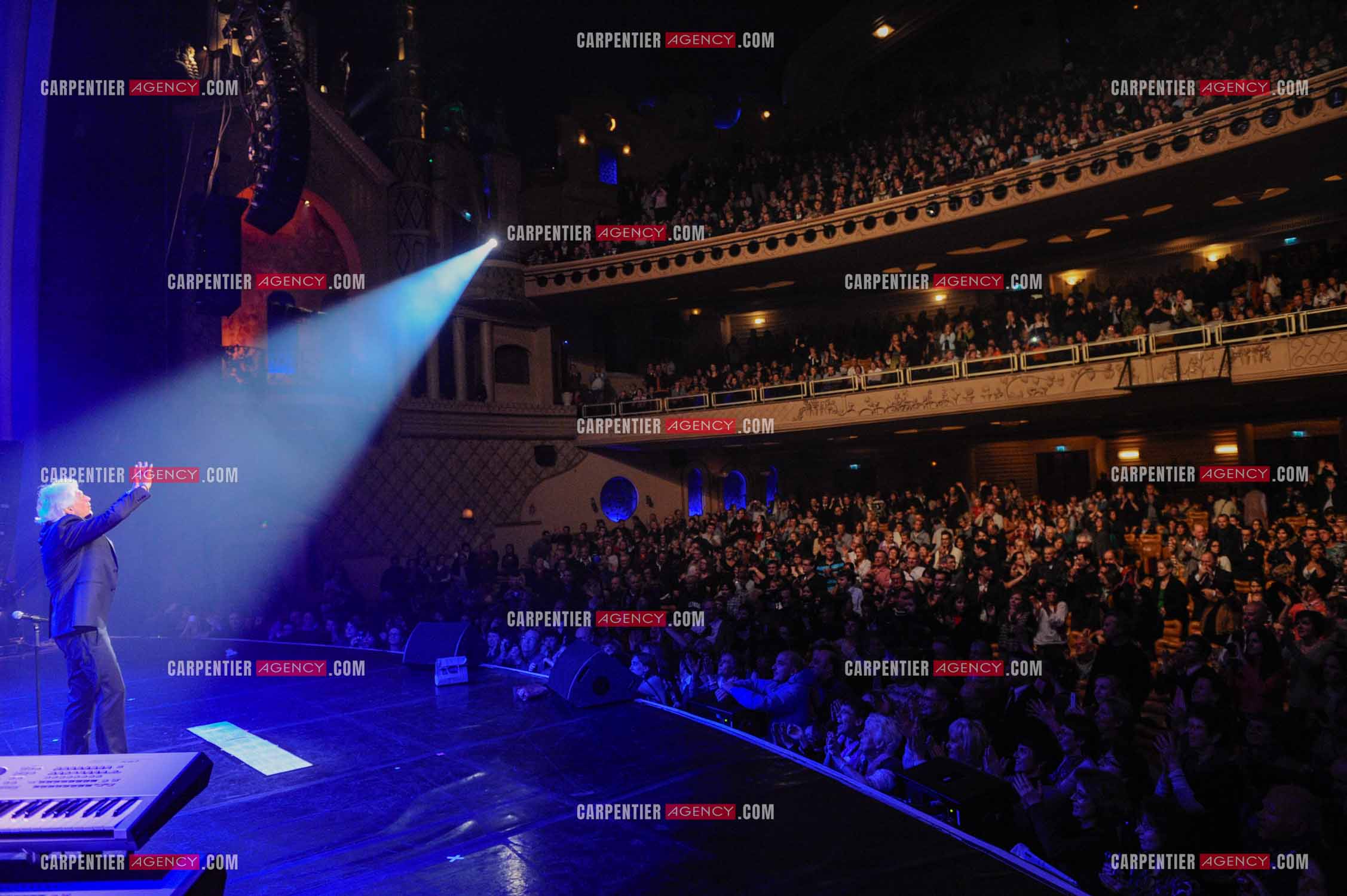 Le chanteur Gérard Lenorman en concert au Grand Rex à Paris.  ( Exclusif )