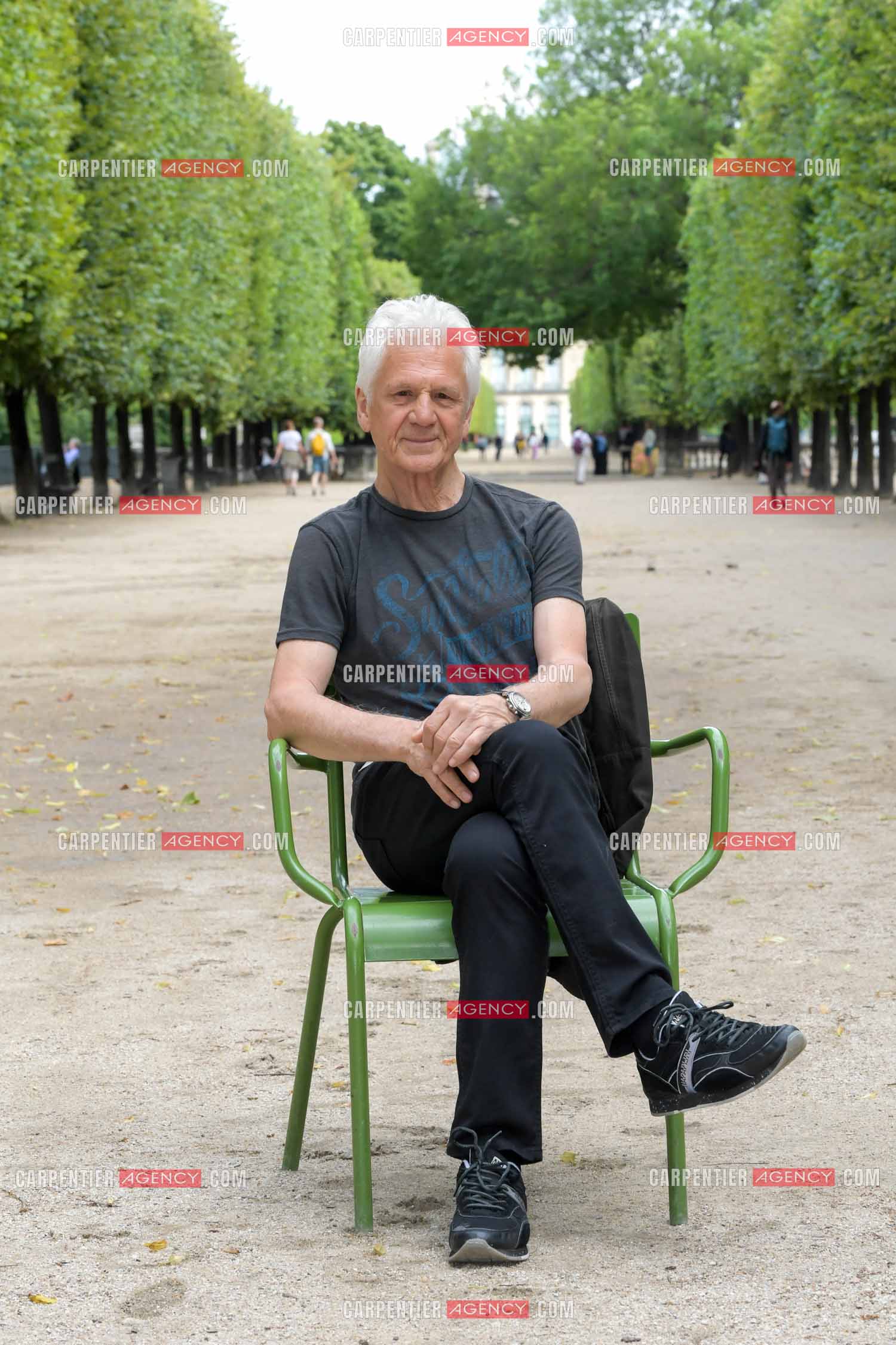 Le chanteur Gérard Lenorman au jardin des Tuileries à Paris. ( Exclusif )