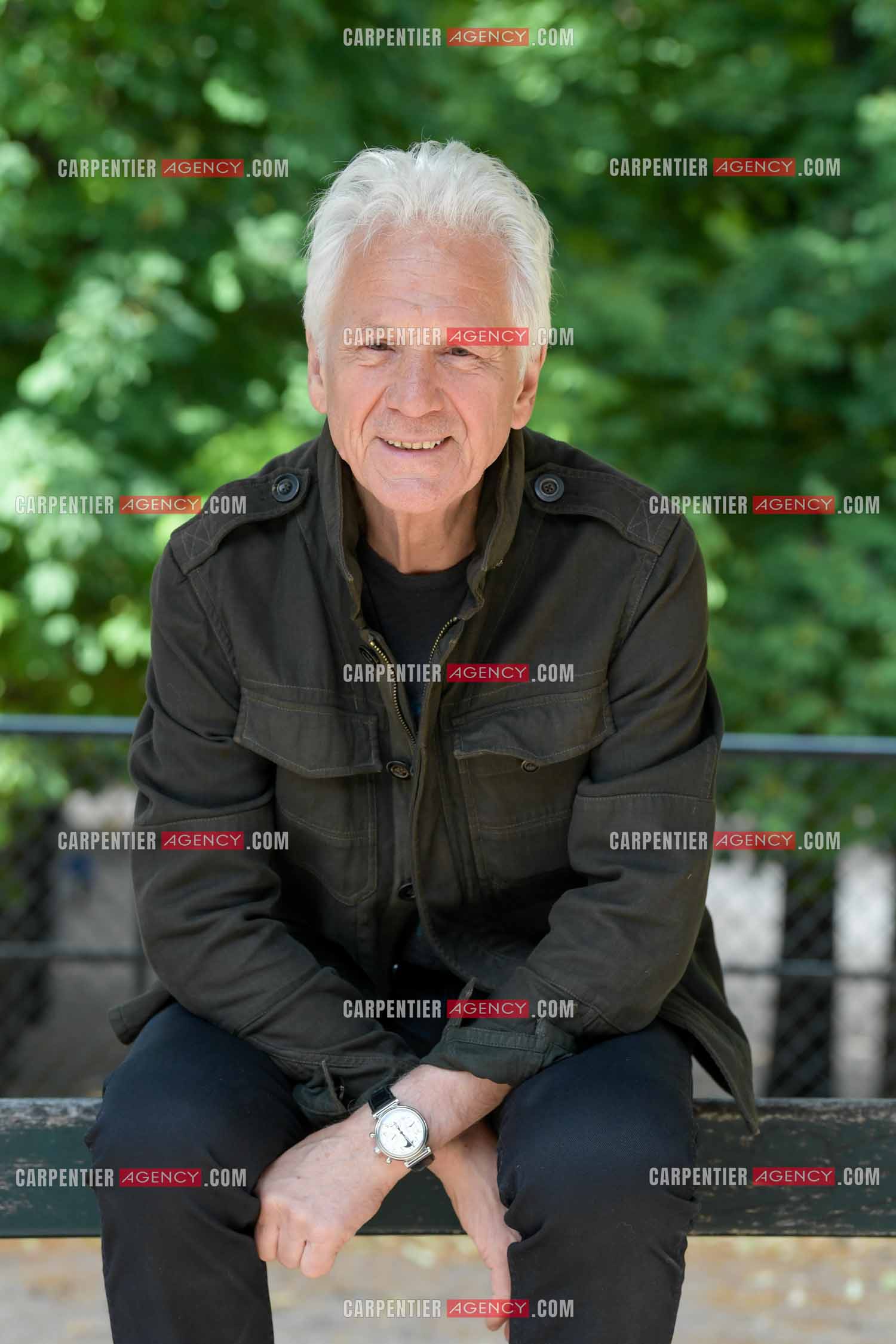 Le chanteur Gérard Lenorman au jardin des Tuileries à Paris. ( Exclusif )