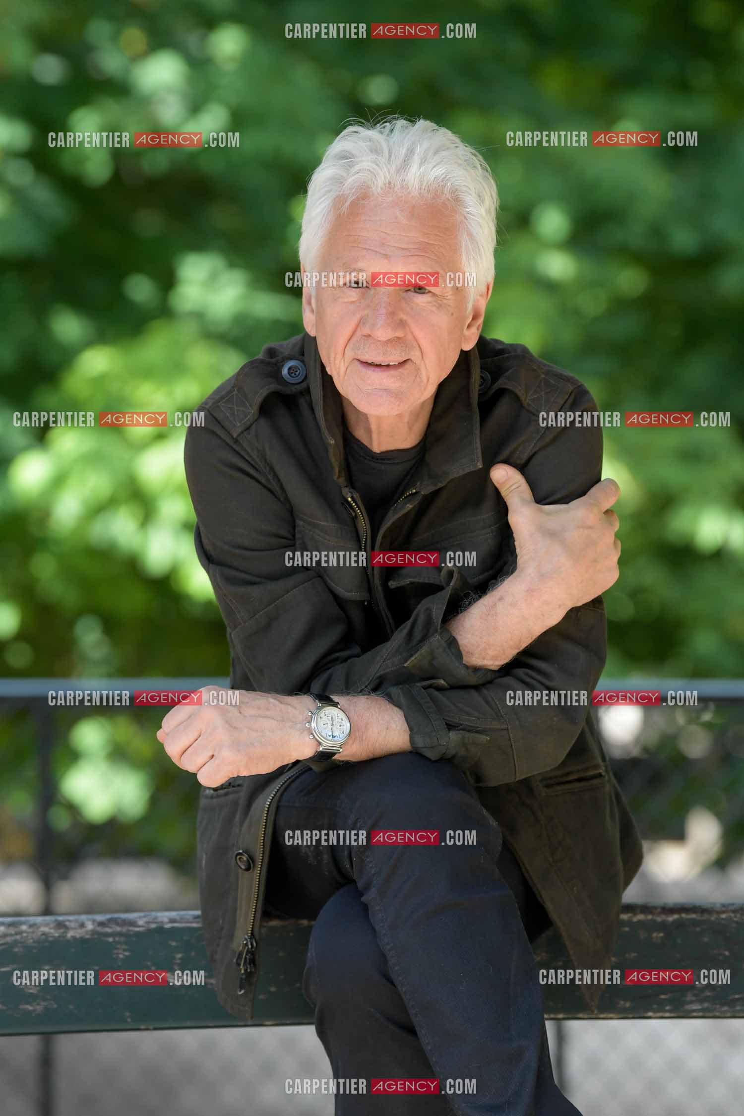 Le chanteur Gérard Lenorman au jardin des Tuileries à Paris. ( Exclusif )