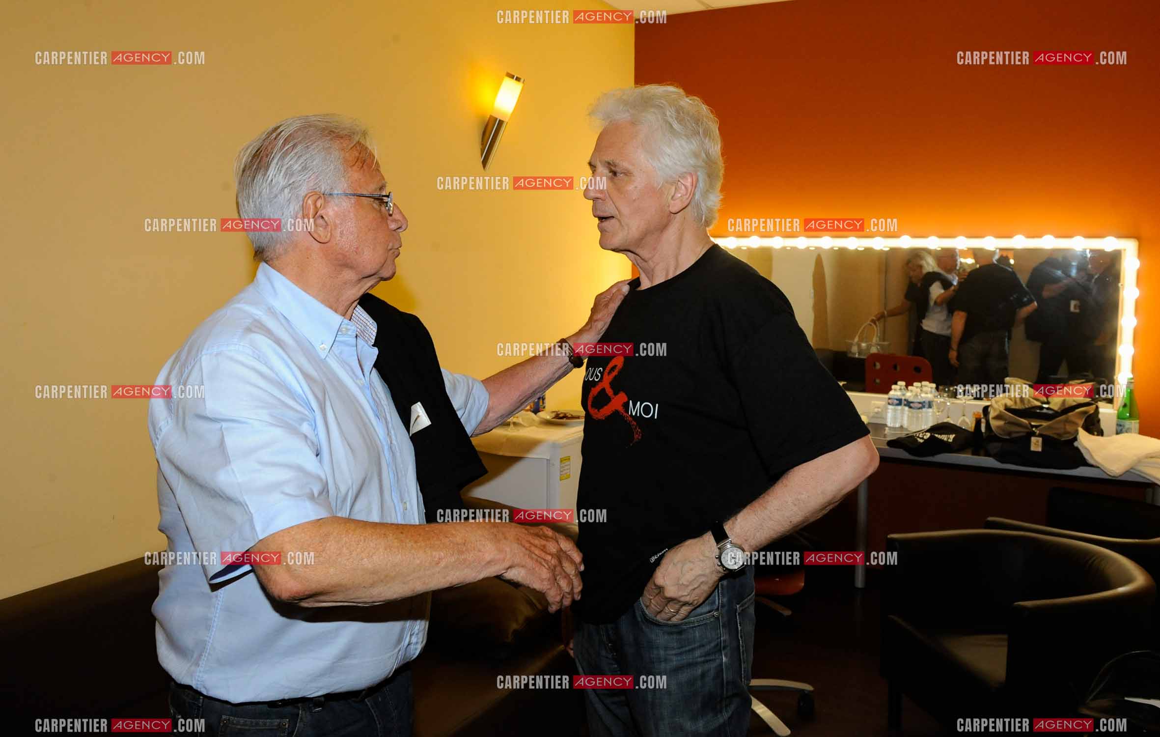 L'ancien sélectionneur de l'équipe de France de football Michel Hidalgo venu saluer son ami Gérard Lenorman dans sa loge après son concert de Aix en Provence en 2012.     ( Exclusif )
