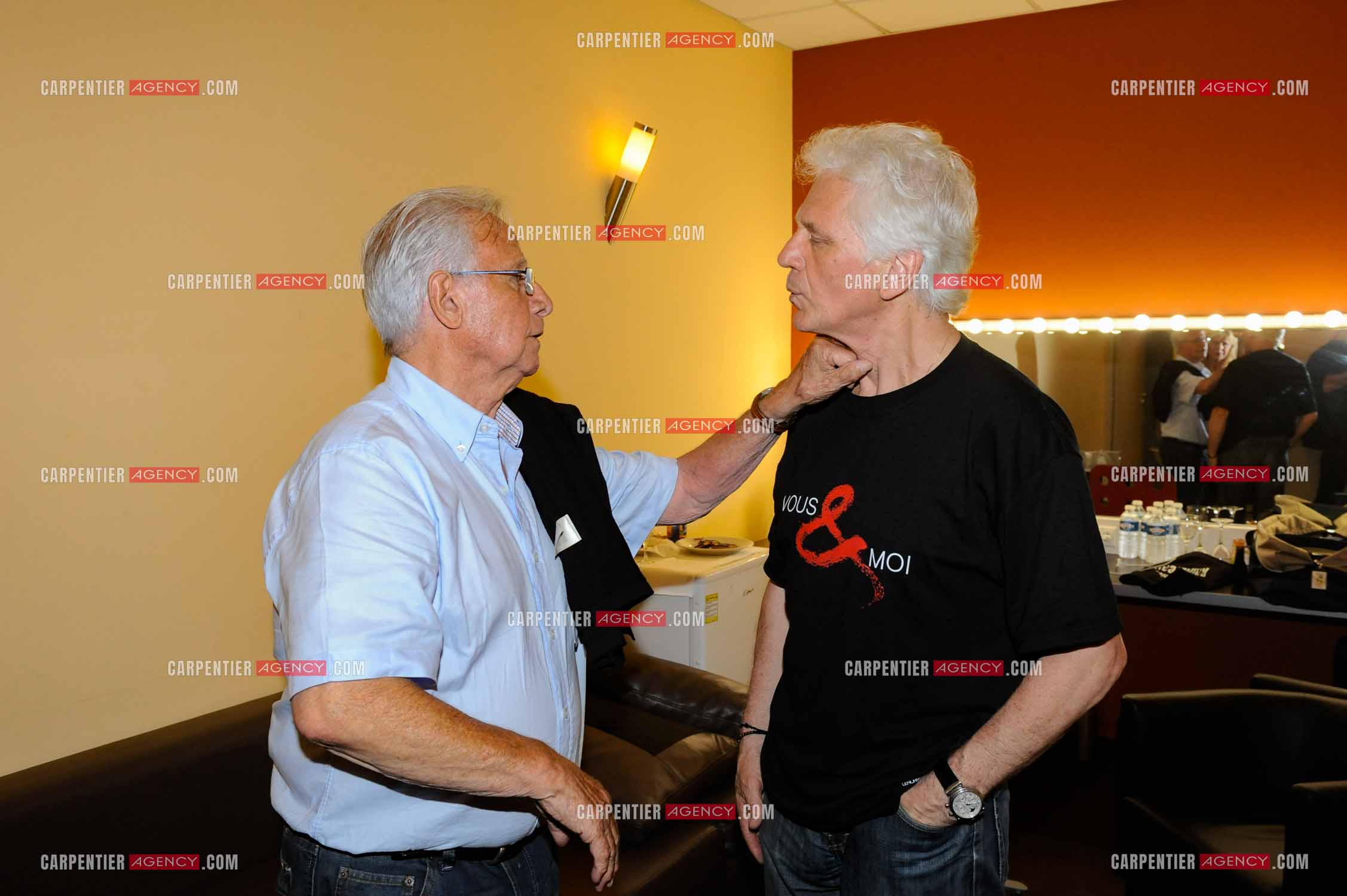 L'ancien sélectionneur de l'équipe de France de football Michel Hidalgo venu saluer son ami Gérard Lenorman dans sa loge après son concert de Aix en Provence en 2012.     ( Exclusif )