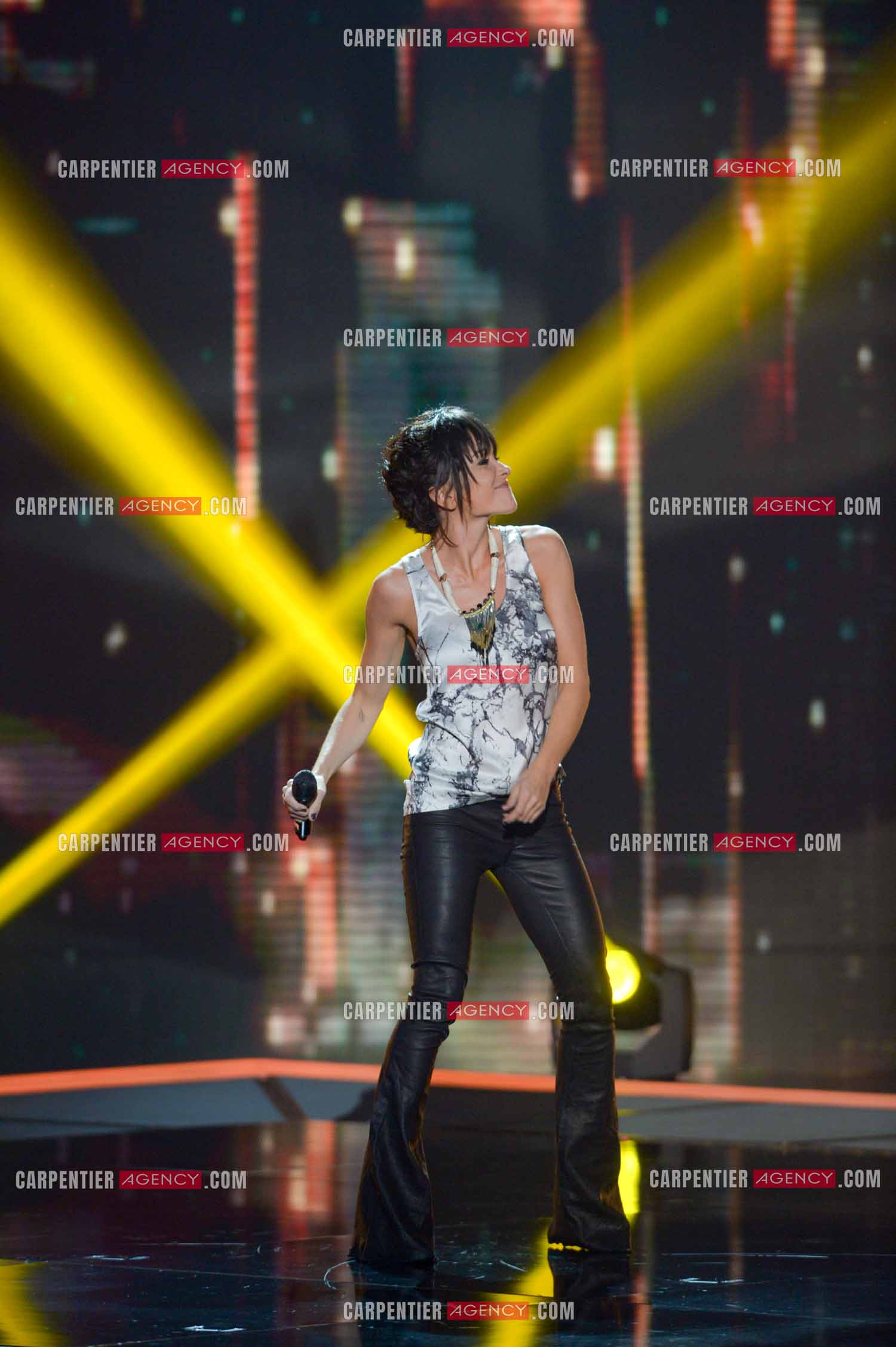 La chanteuse Jenifer Bartoli coach vocal de l'émission The Voice Kid's.  ( Exclusif )