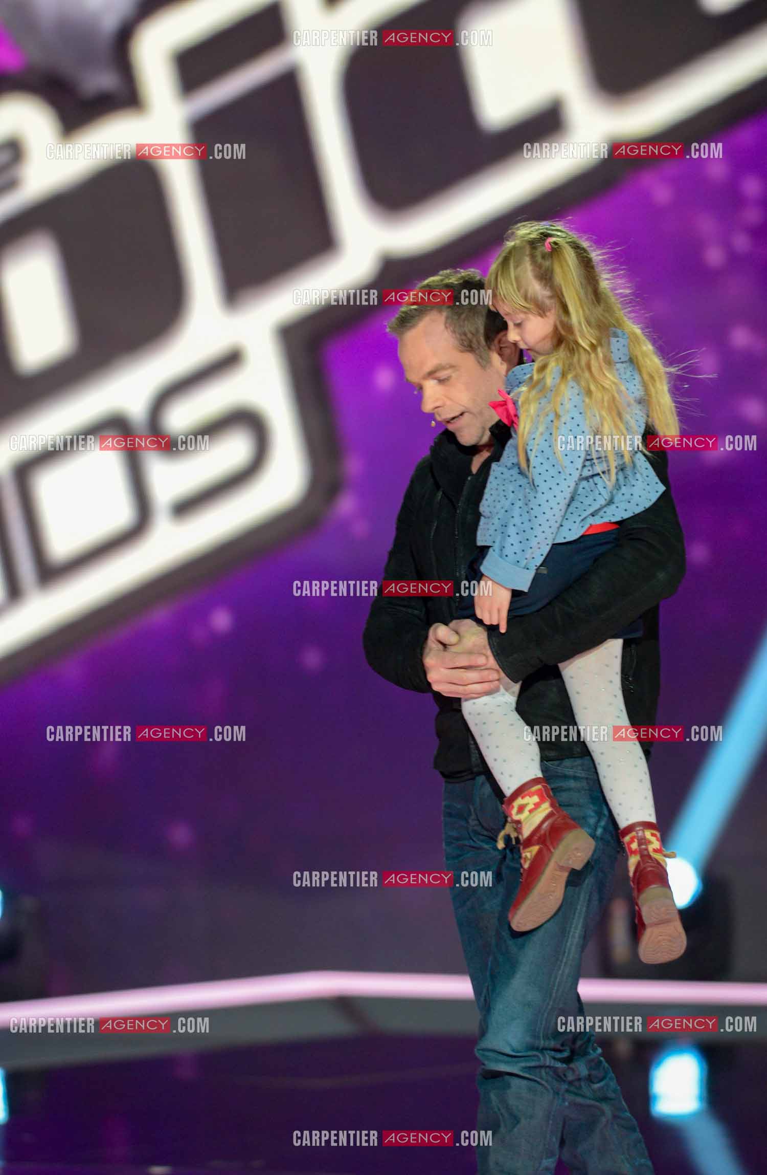 C'est le chanteur Garou qui est choisi par la petite Gloria De Blasi pour la coacher dans cette aventure.  ( Exclusif )