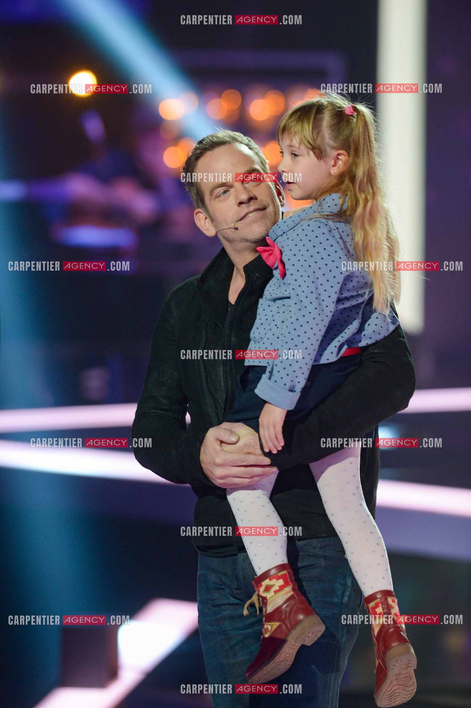 C'est le chanteur Garou qui est choisi par la petite Gloria De Blasi pour la coacher dans cette aventure.  ( Exclusif )