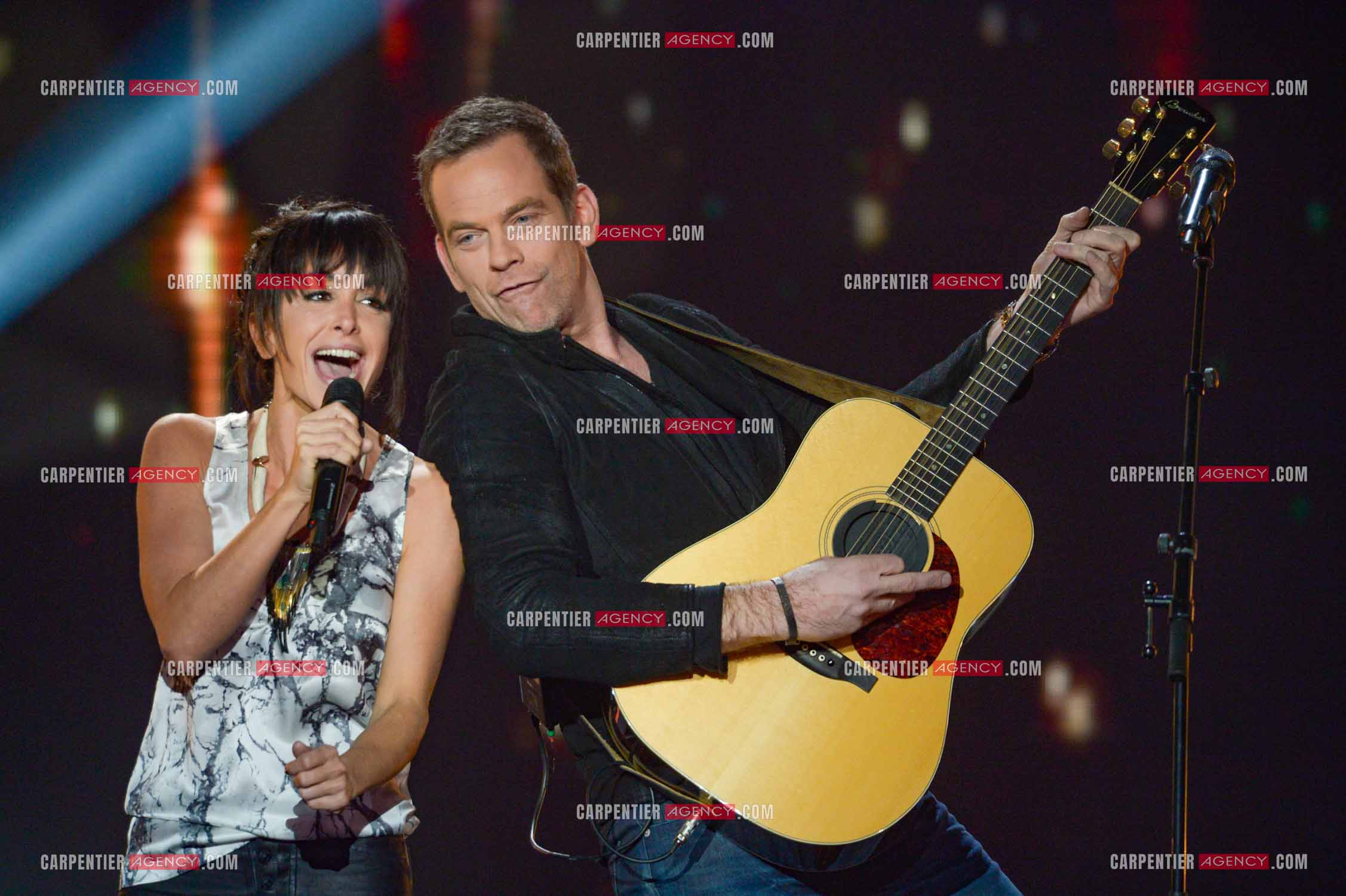 Les deux coachs de l'émission The Voice Kid's Jenifer Bertoli et Garou lors d'un duo.  ( Exclusif )