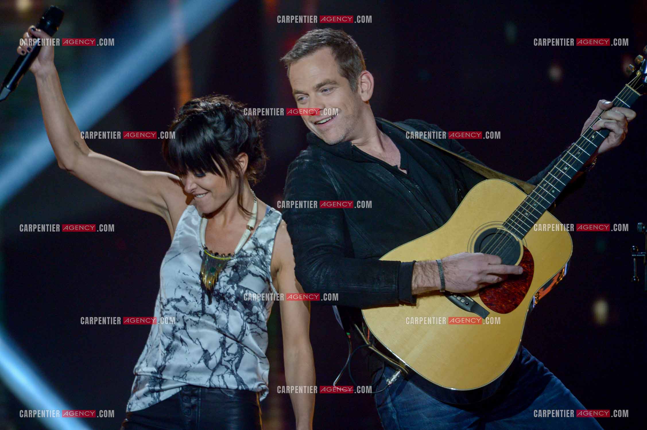Les deux coachs de l'émission The Voice Kid's Jenifer Bertoli et Garou lors d'un duo.  ( Exclusif )
