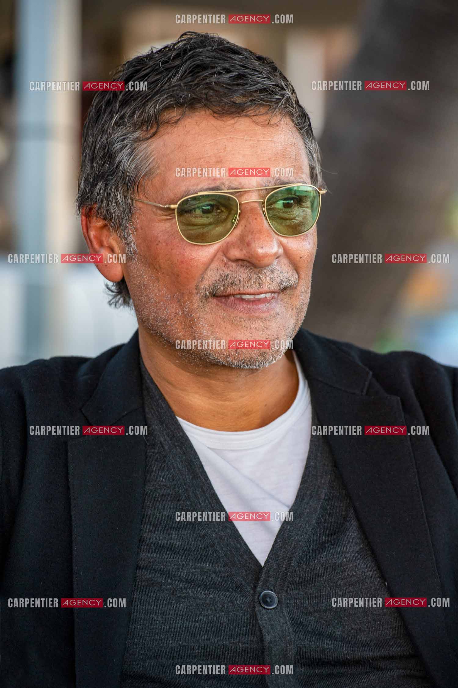 L'acteur Pascal Elbé sur la plage du Mourillon à Toulon pour la promo de son dernier film “ ON EST FAIT POUR S'ENTENDRE “.   ( Exclusif )