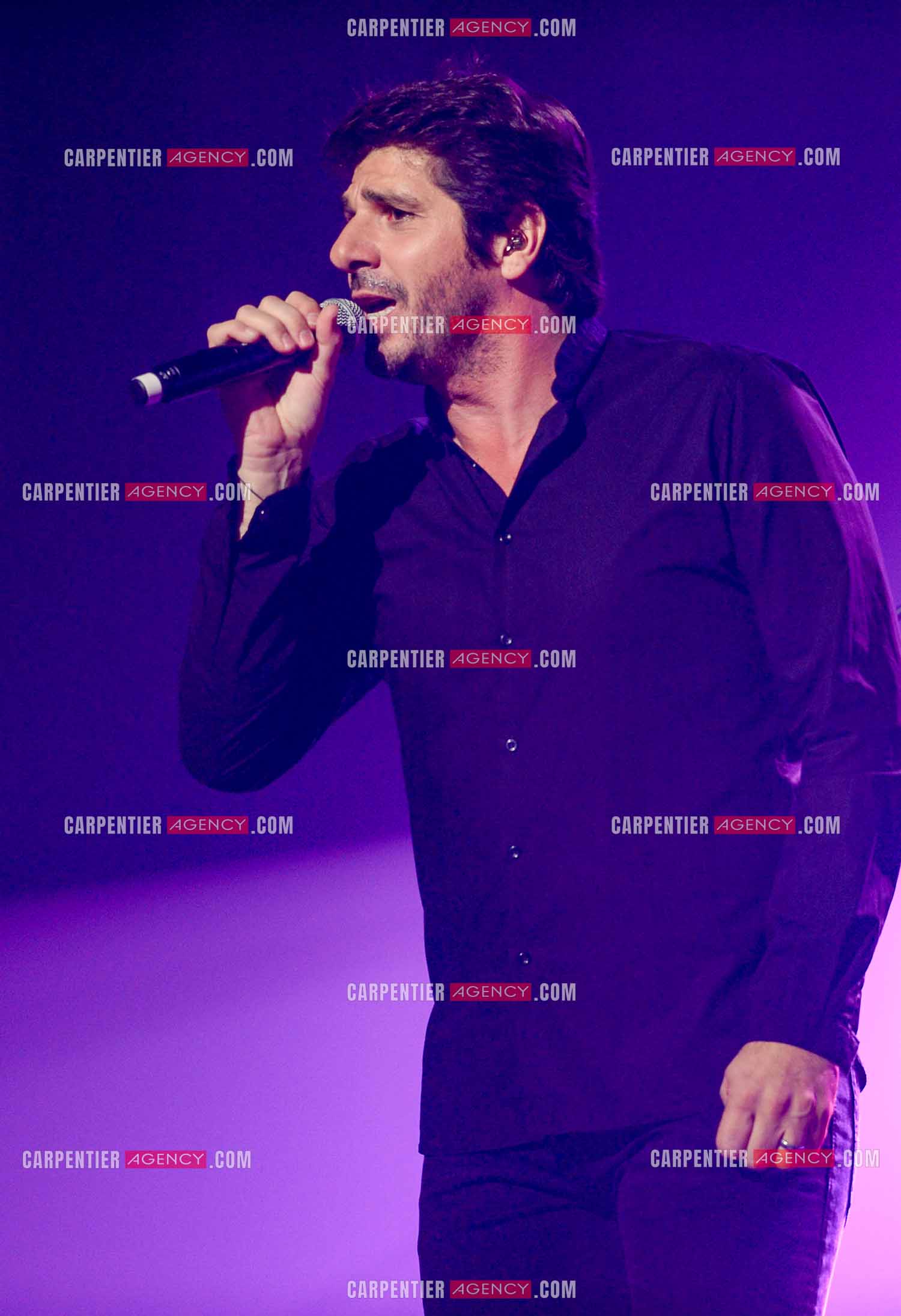 Le chanteur Patrick Fiori en concert.  ( Exclusif )