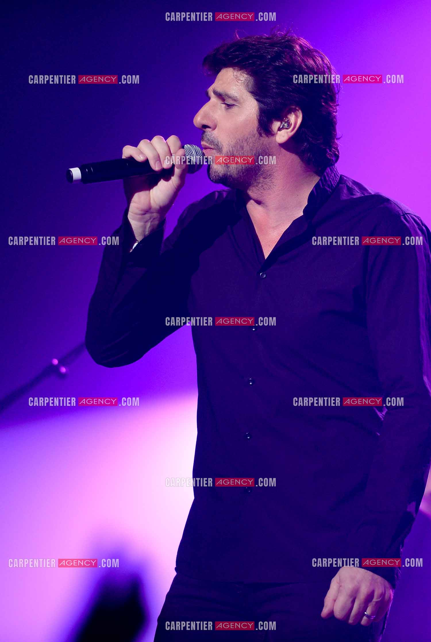 Le chanteur Patrick Fiori en concert.  ( Exclusif )
