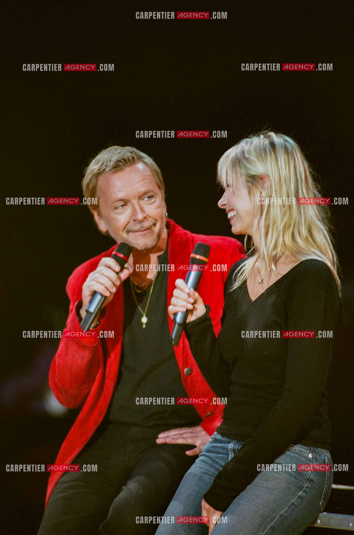 Le chanteur Renaud et sa femme Romane Serda invités pour l'anniversaire des 20 ans du Zénith de Paris.