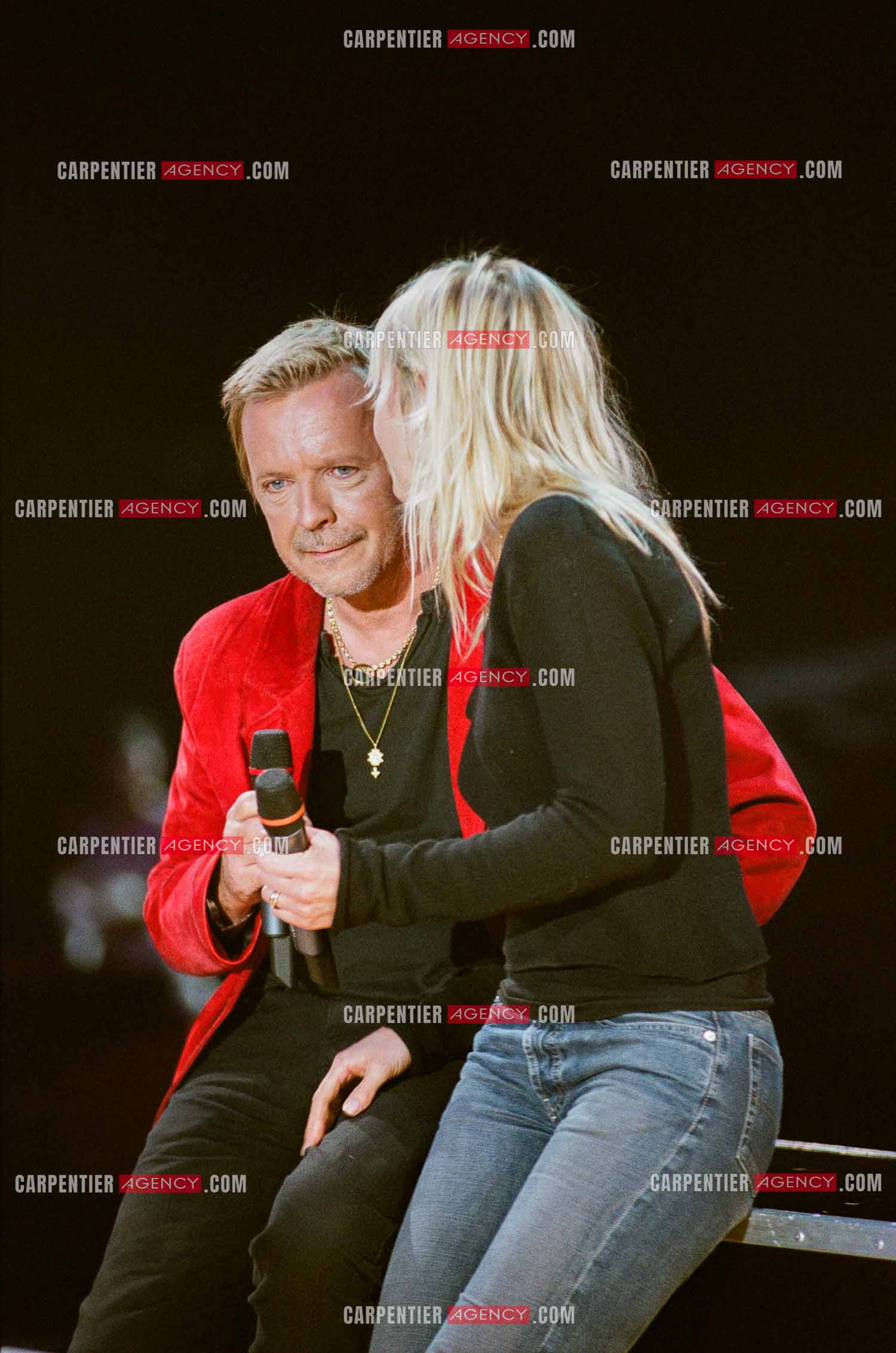 Le chanteur Renaud et sa femme Romane Serda invités pour l'anniversaire des 20 ans du Zénith de Paris.